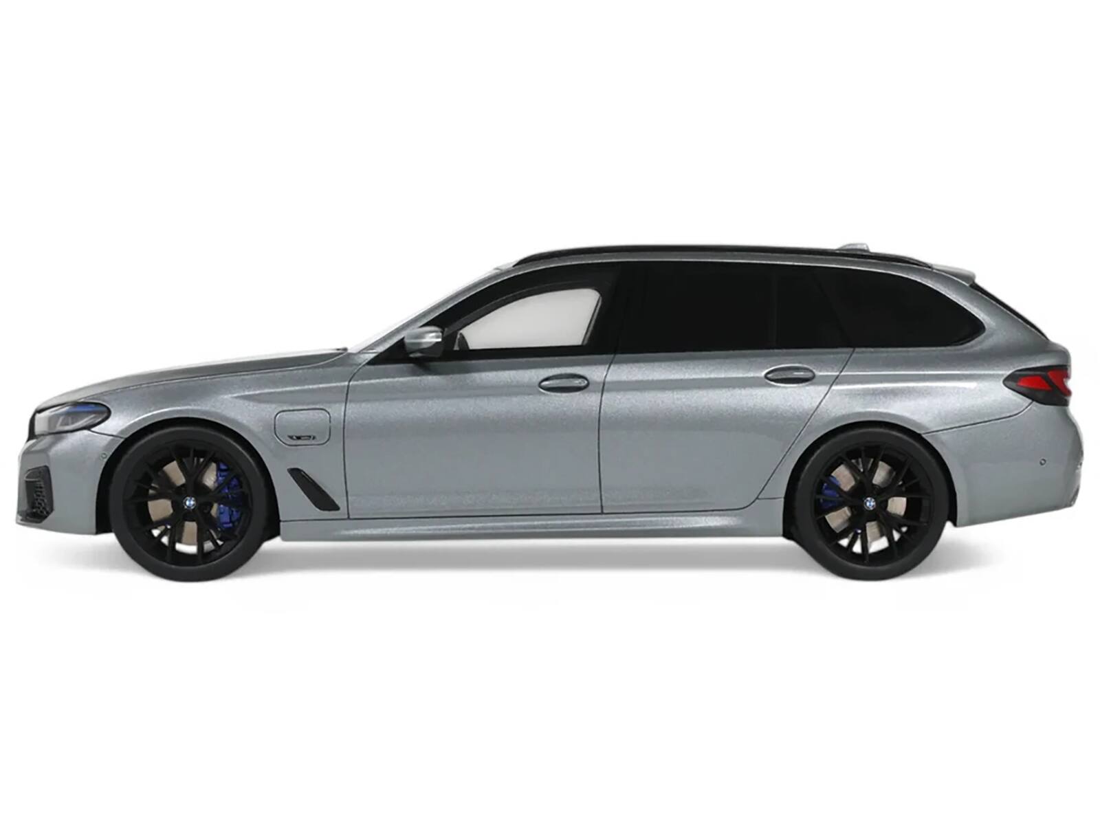 Alt View 3. GT Spirit - 2023 BMW 530E XDrive M Silver Metallic 1/18 Model Car by GT Spirit.
