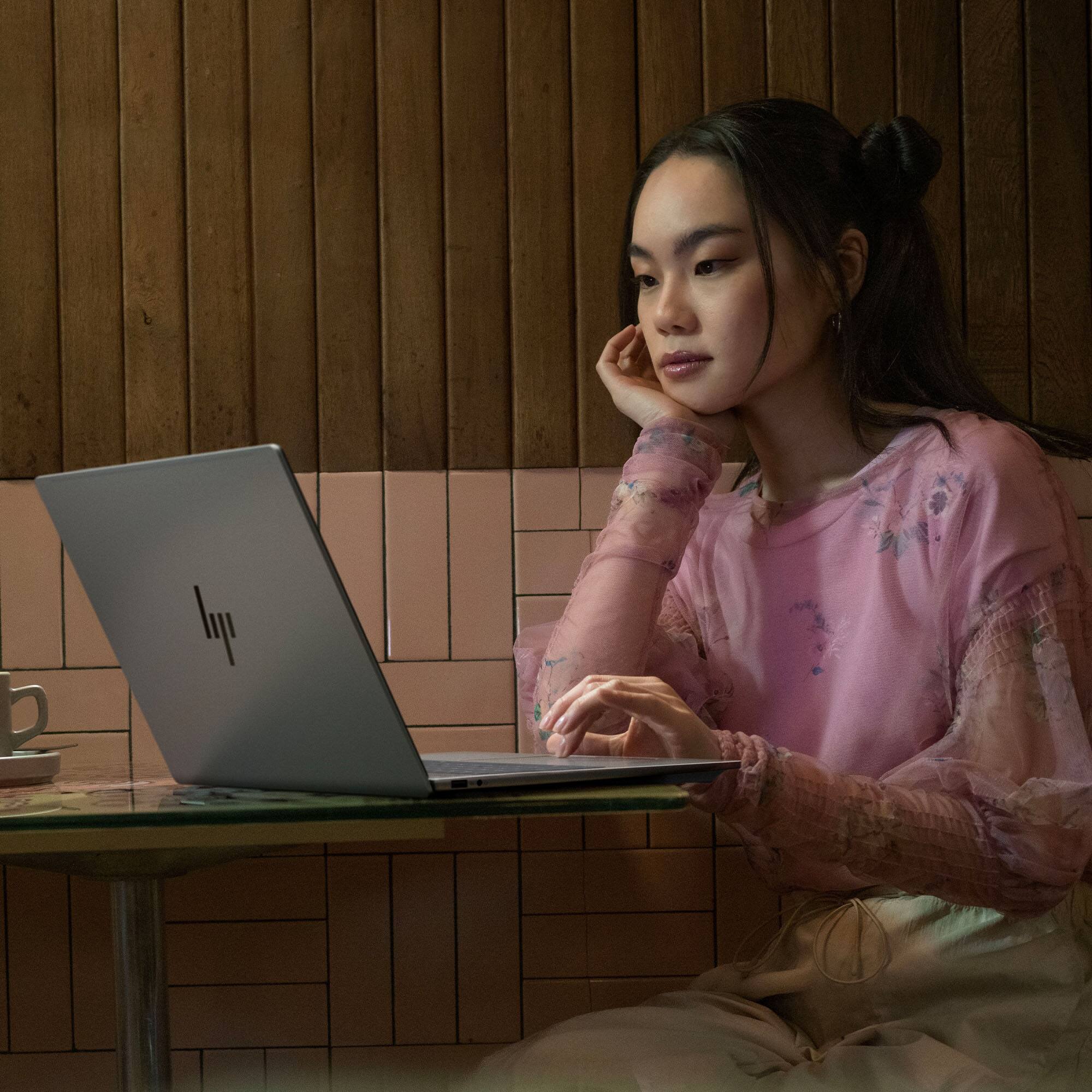 Alt View 12. HP - OmniBook X - 16" 2K OLED Touchscreen Laptop - Intel Core Ultra 9 (2026) - 32GB RAM - NVIDIA GeForce RTX 5050 - 1TB SSD - Meteor Silver.