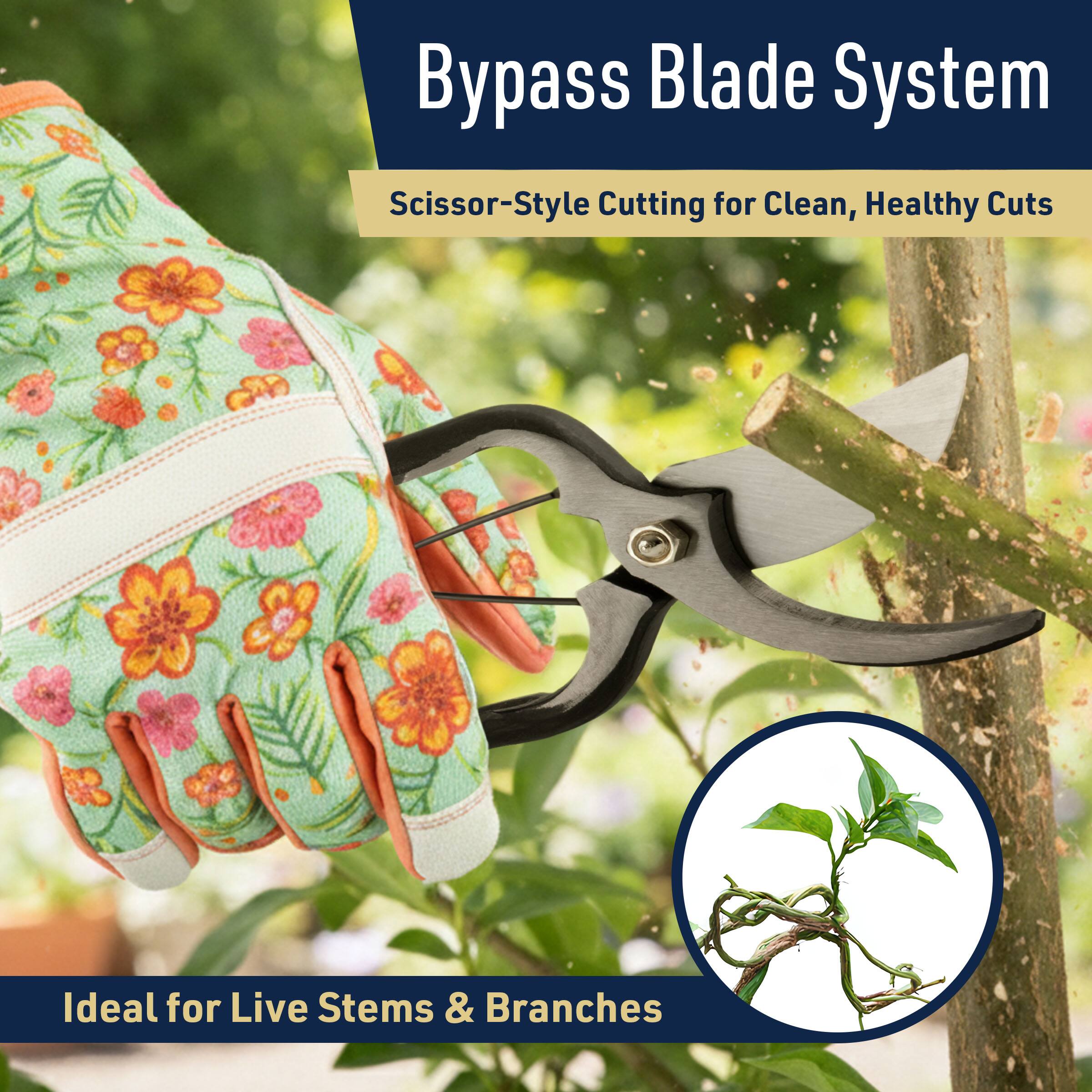 Bypass Blade System  
Scissor-Style Cutting for Clean, Healthy Cuts  
Ideal for Live Stems & Branches