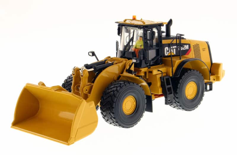 "CAT Caterpillar 982M Wheel Loader with Operator ""High Line Series"" 1/50 Diecast Model by Diecast Masters" price history on PriceWatchPro
