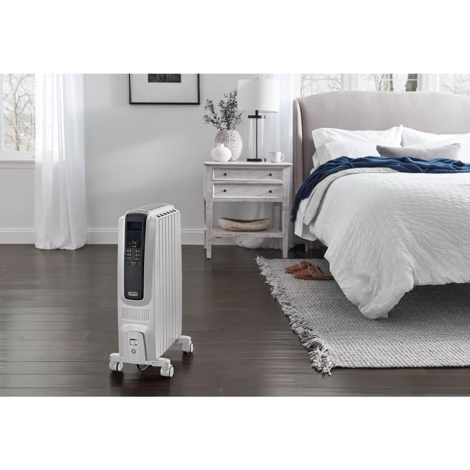 Left. De'Longhi - Dragon Digital Full Room Radiant Heater - White.