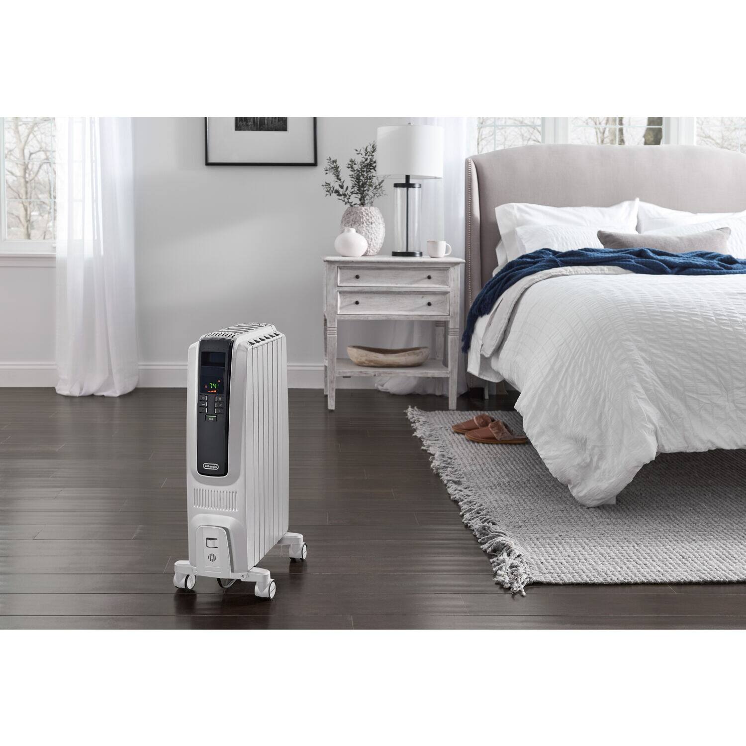 Left. De'Longhi - Dragon Digital Full Room Radiant Heater - White.
