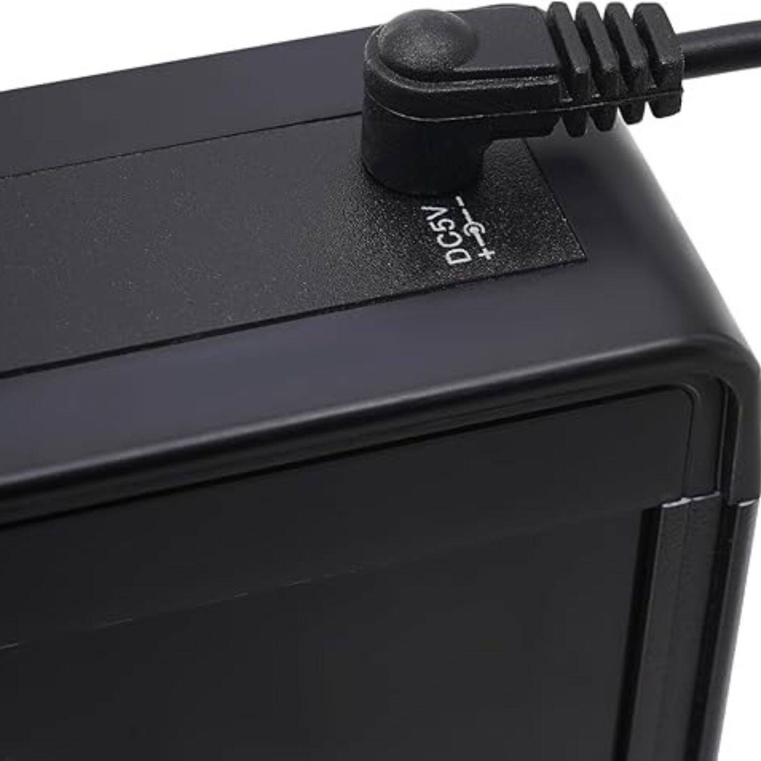 The text on the image is "DC5V."