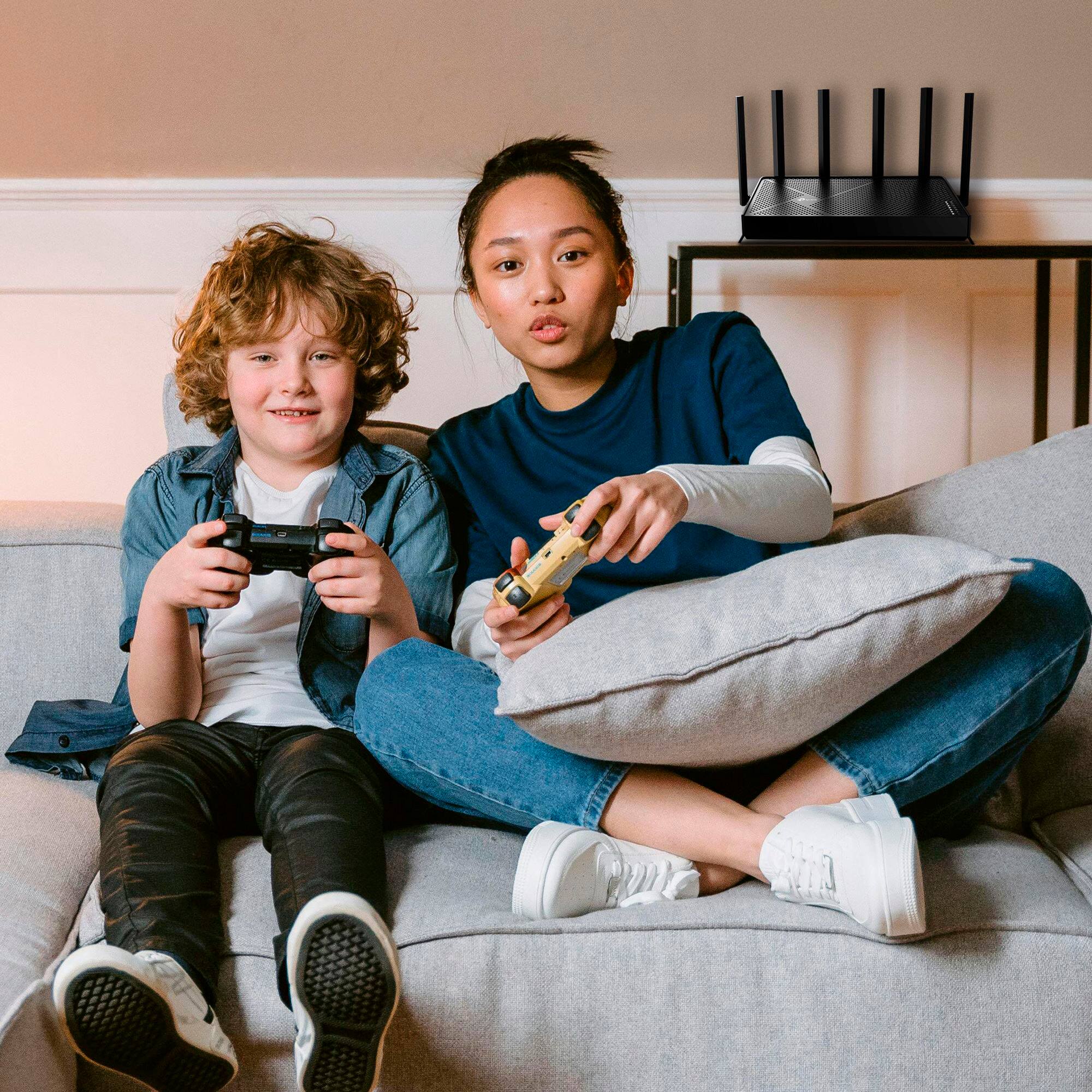 Alt View 8. TP-Link - Archer BE9700 Tri-Band Wi-Fi 7 Router - Black.