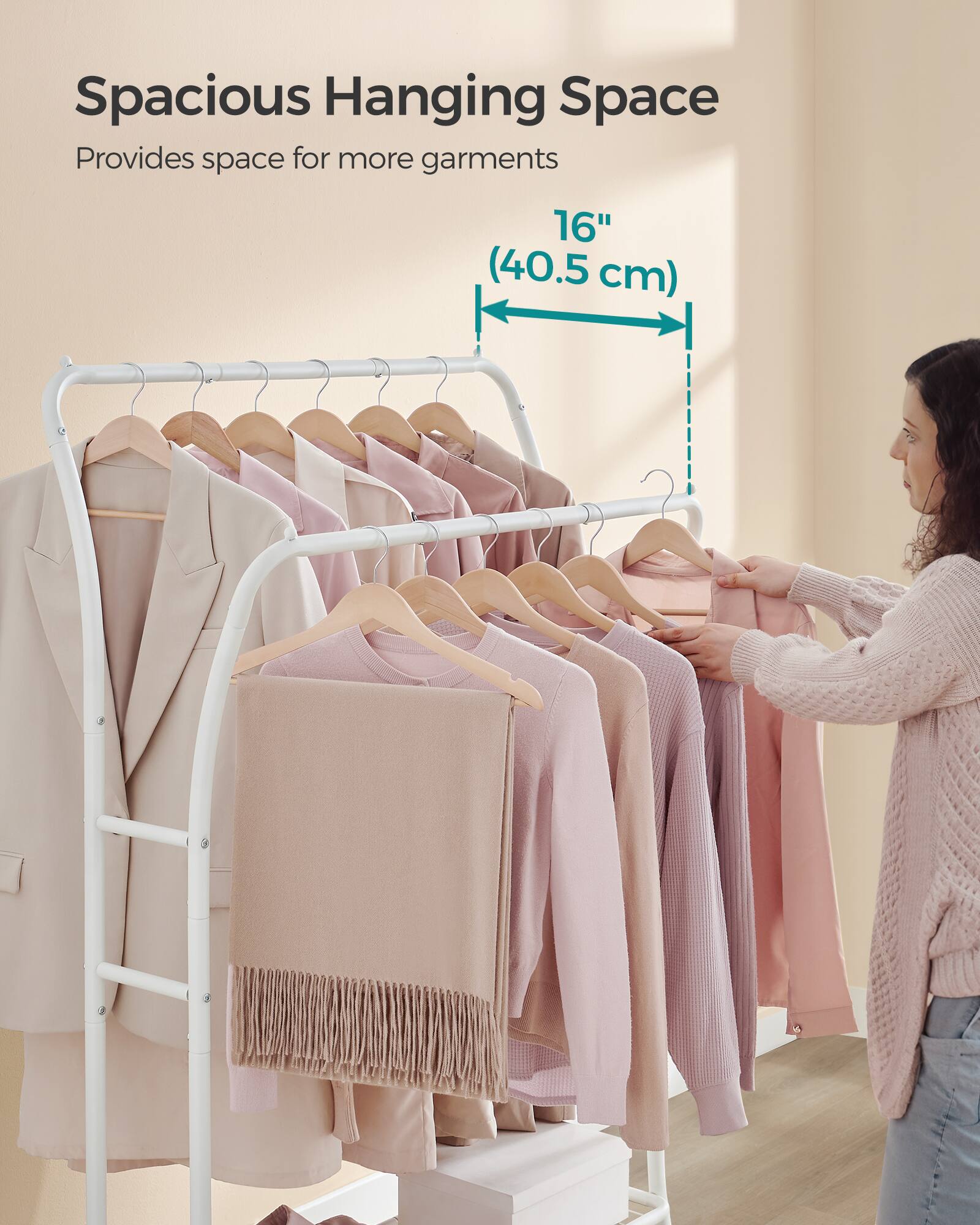 Spacious Hanging Space  
Provides space for more garments  
16" (40.5 cm)