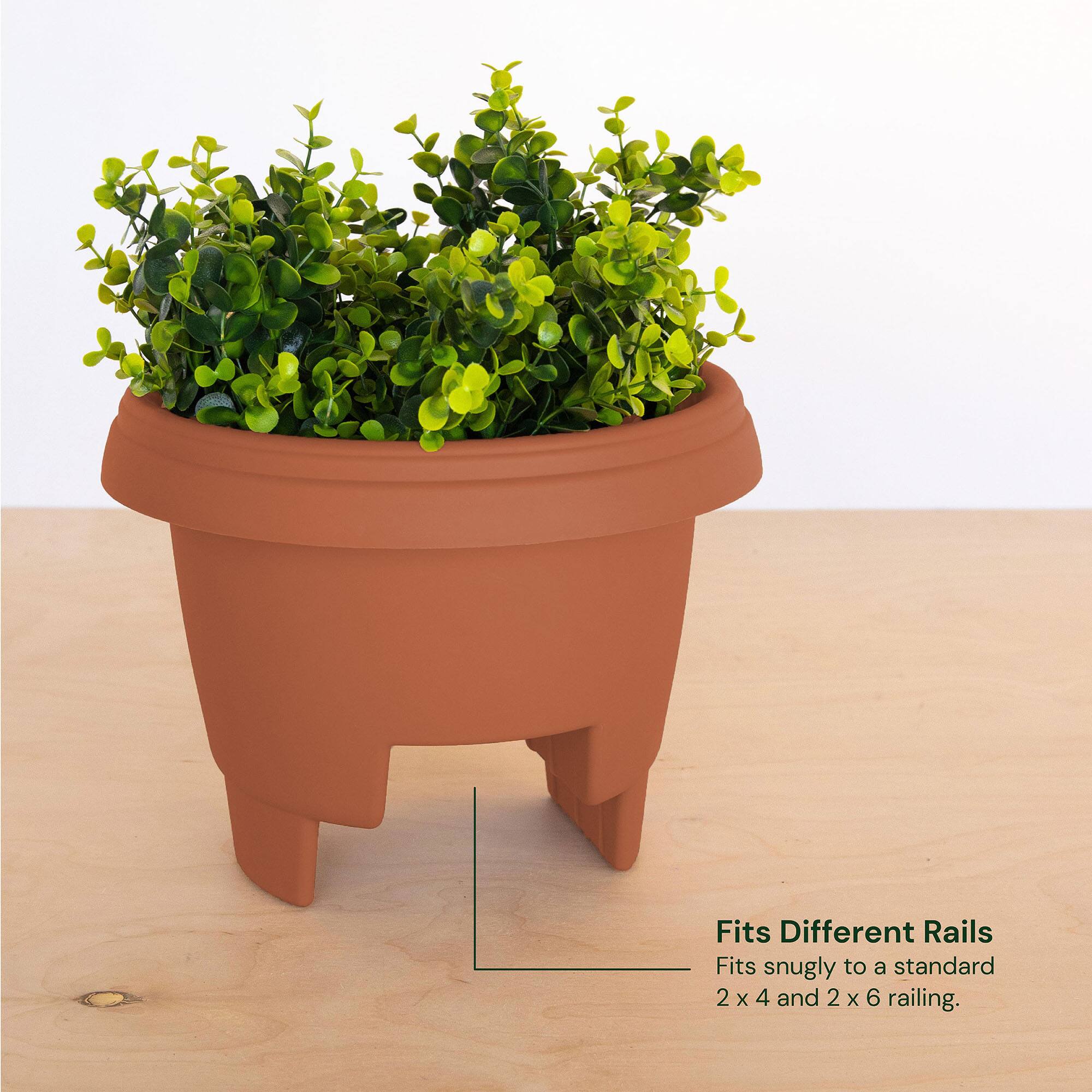 Fits Different Rails  
Fits snugly to a standard 2 x 4 and 2 x 6 railing.