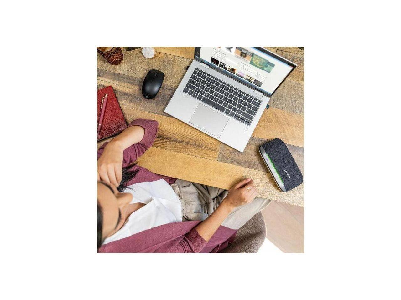 Alt View 3. Poly - Poly Sync 20 Speakerphone USB-C/A Adapter B95VJUT#AC3 - Black.