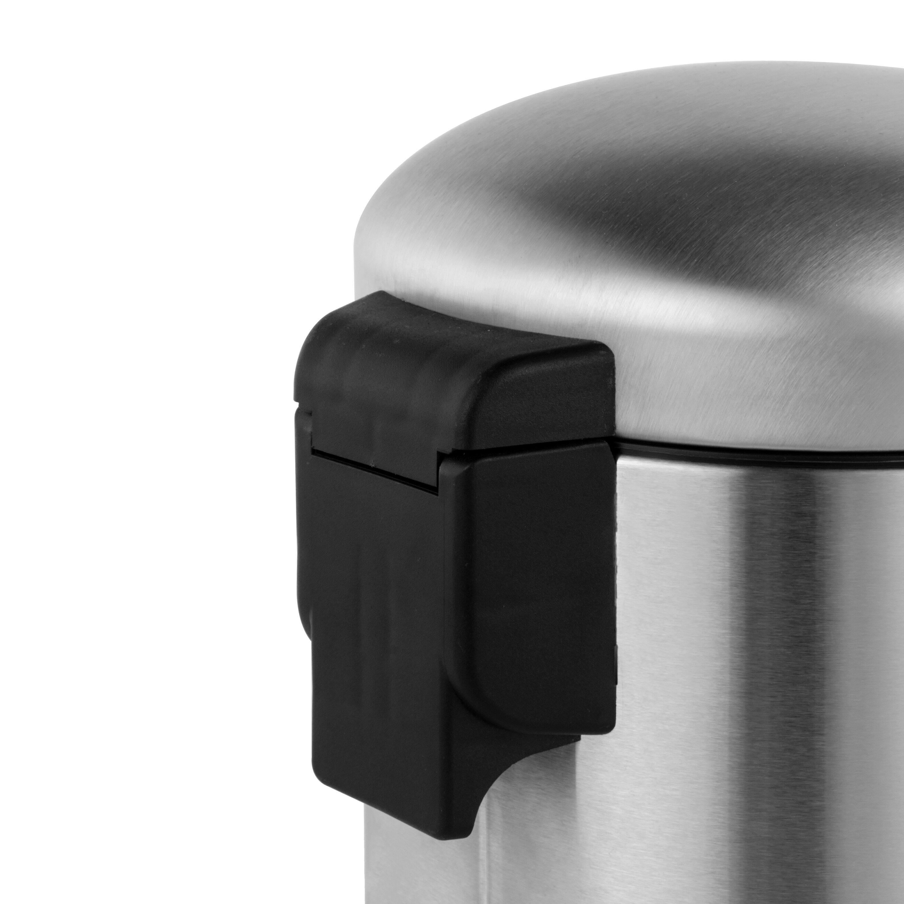 Left. Innovaze - 1.32 Gal./5 Liter Stainless Steel Round Step-on Trash Can for Bathroom and Office - Silver.