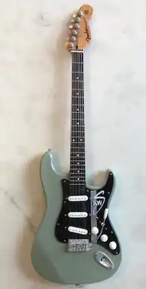 Kenny Wayne Shepherd - Axe Heaven Kenny Wayne Shepherd Fender Stratocaster KWS Green Mini Guitar - Collectibles - Multicolor