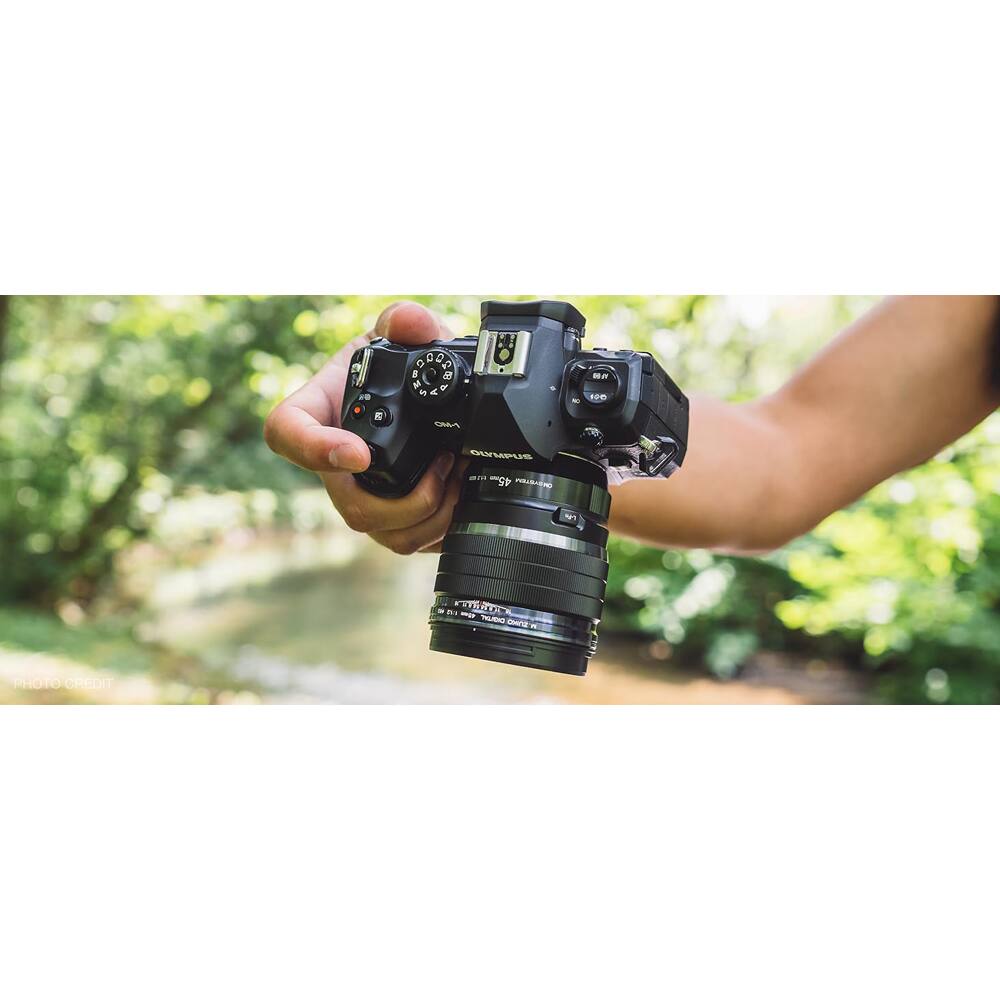 C 3 O 1 1 J de i MW tom - GLYMPUS - 45mm PaS-N - s RTR - Ne - PHOTO CREDIT