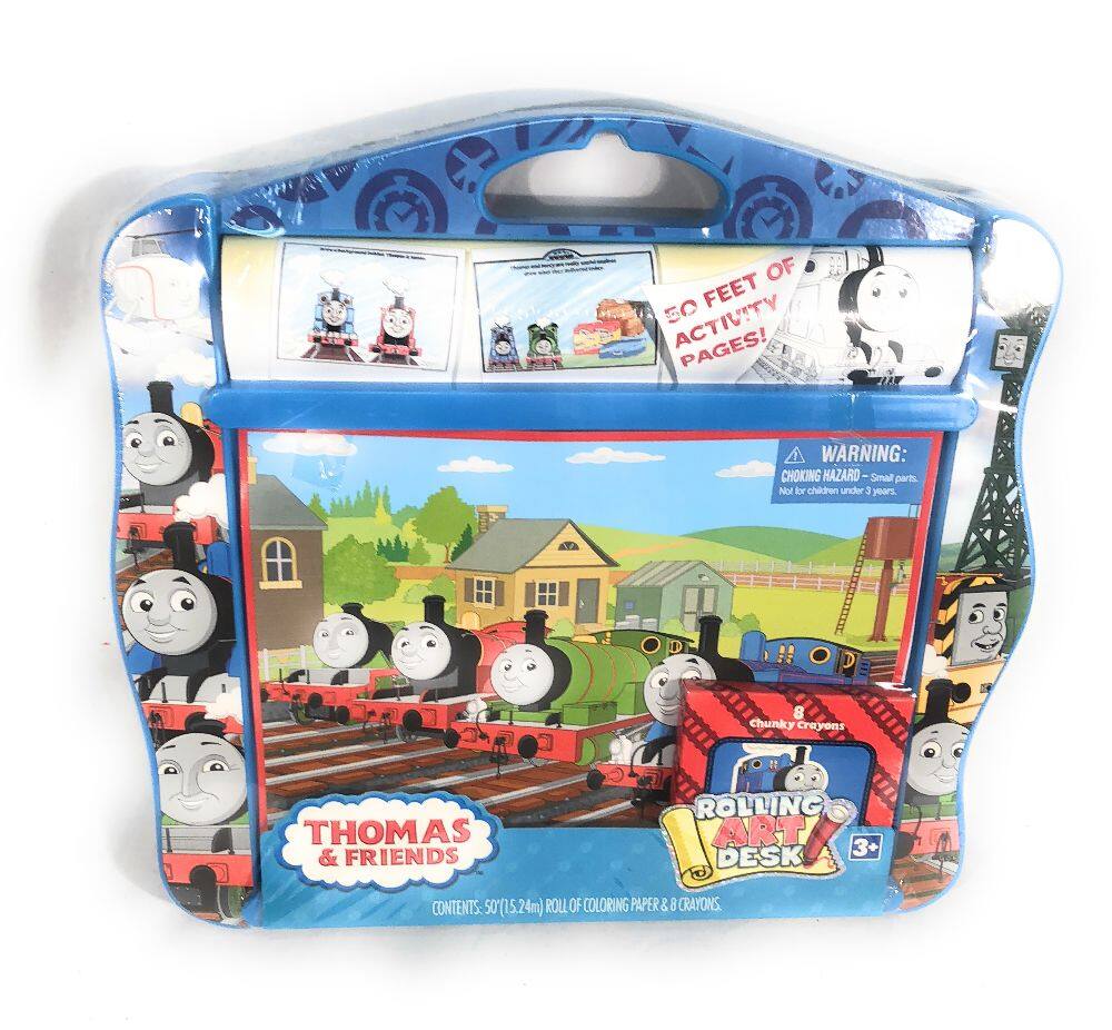 **THOMAS & FRIENDS ROLLING ART DESK**

**50 FEET OF ACTIVITY PAGES!**

**WARNING: CHOKING HAZARD - Small parts. Not for children under 3 years.**

**CONTENTS: 500 ft (15.24m) ROLL OF COLORING PAPER & 8 CHUNKY CRAYONS**

**3+**