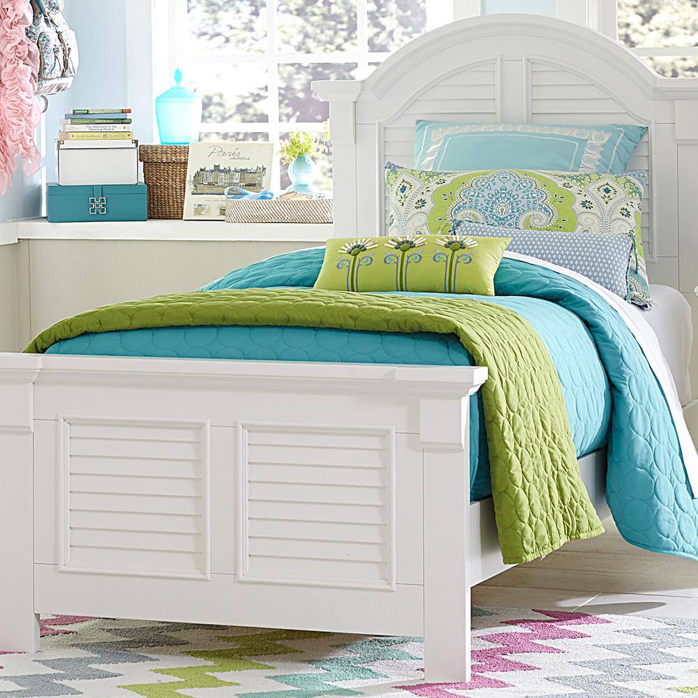 Back. Liberty Furniture Industries - Summer House Full Panel Headboard in Oyster White - White.