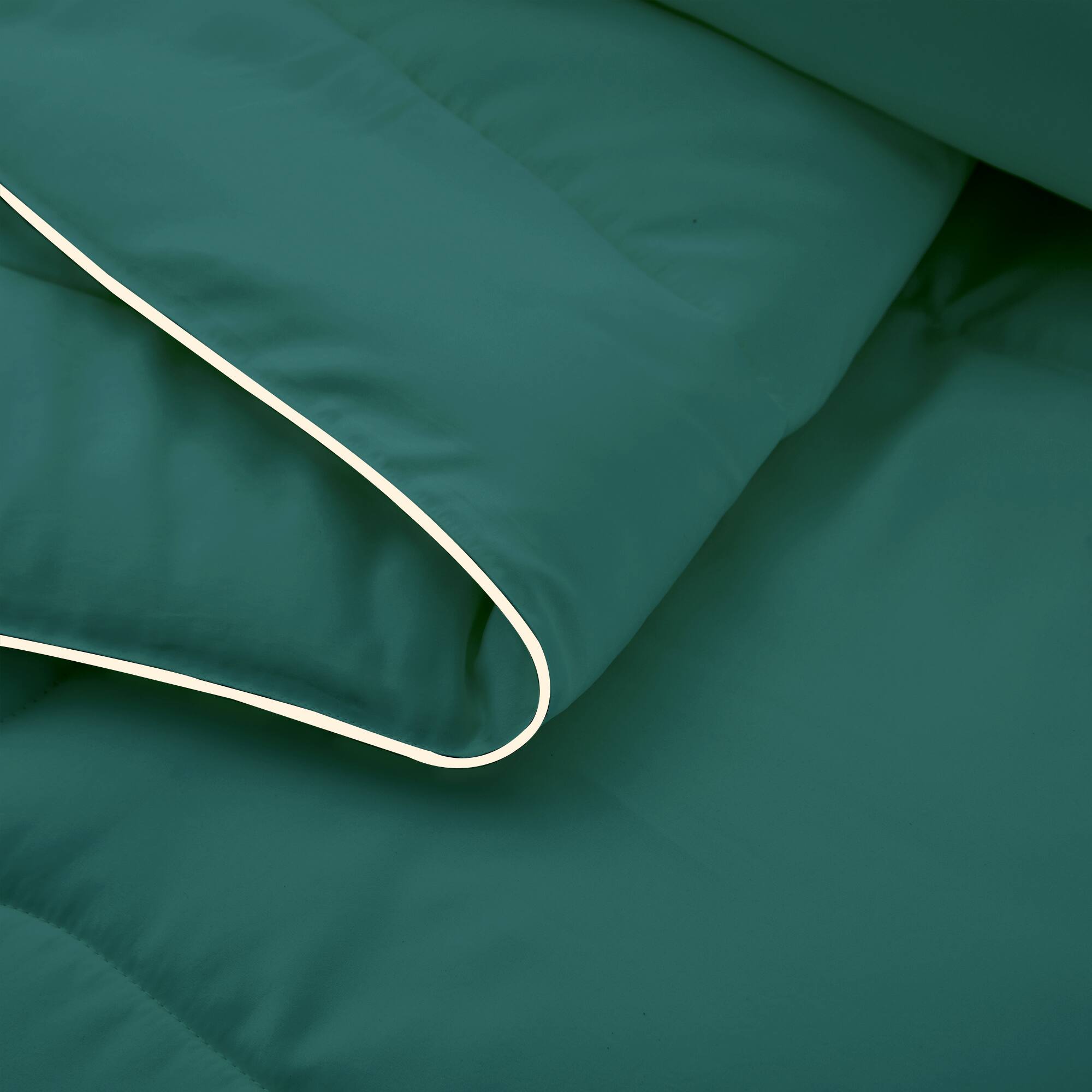 Alt View 1. Peace Nest - Peace Nest Lightweight Cool-Touch Satin Comforter Sets with Pillowcases - Green.