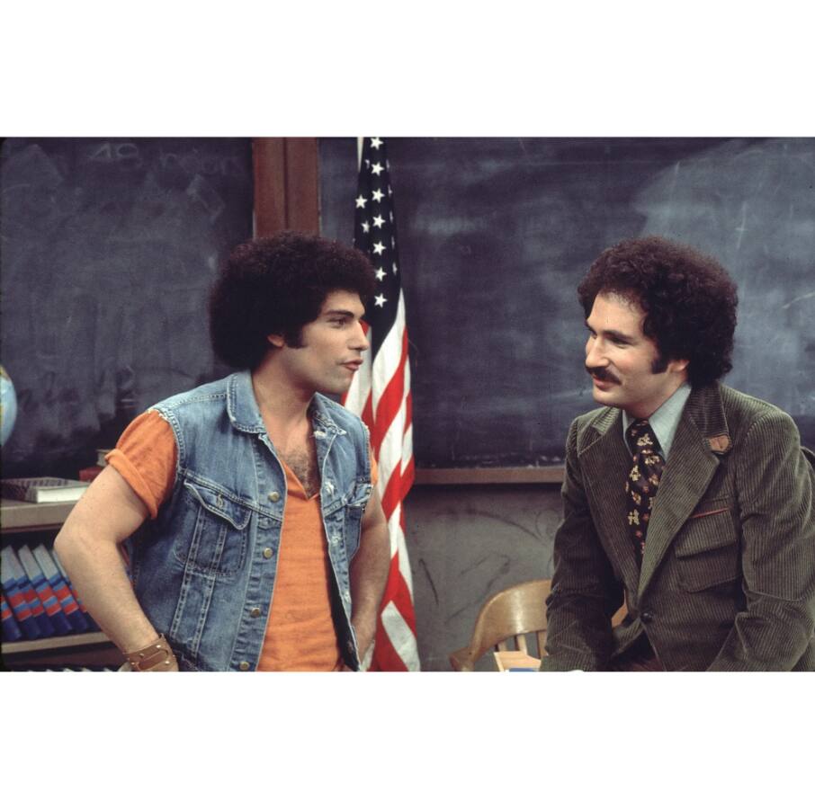 Left. Welcome Back, Kotter The Complete Series [DVD][16-Discs] (Comedy, Compatible with All DVD Players).