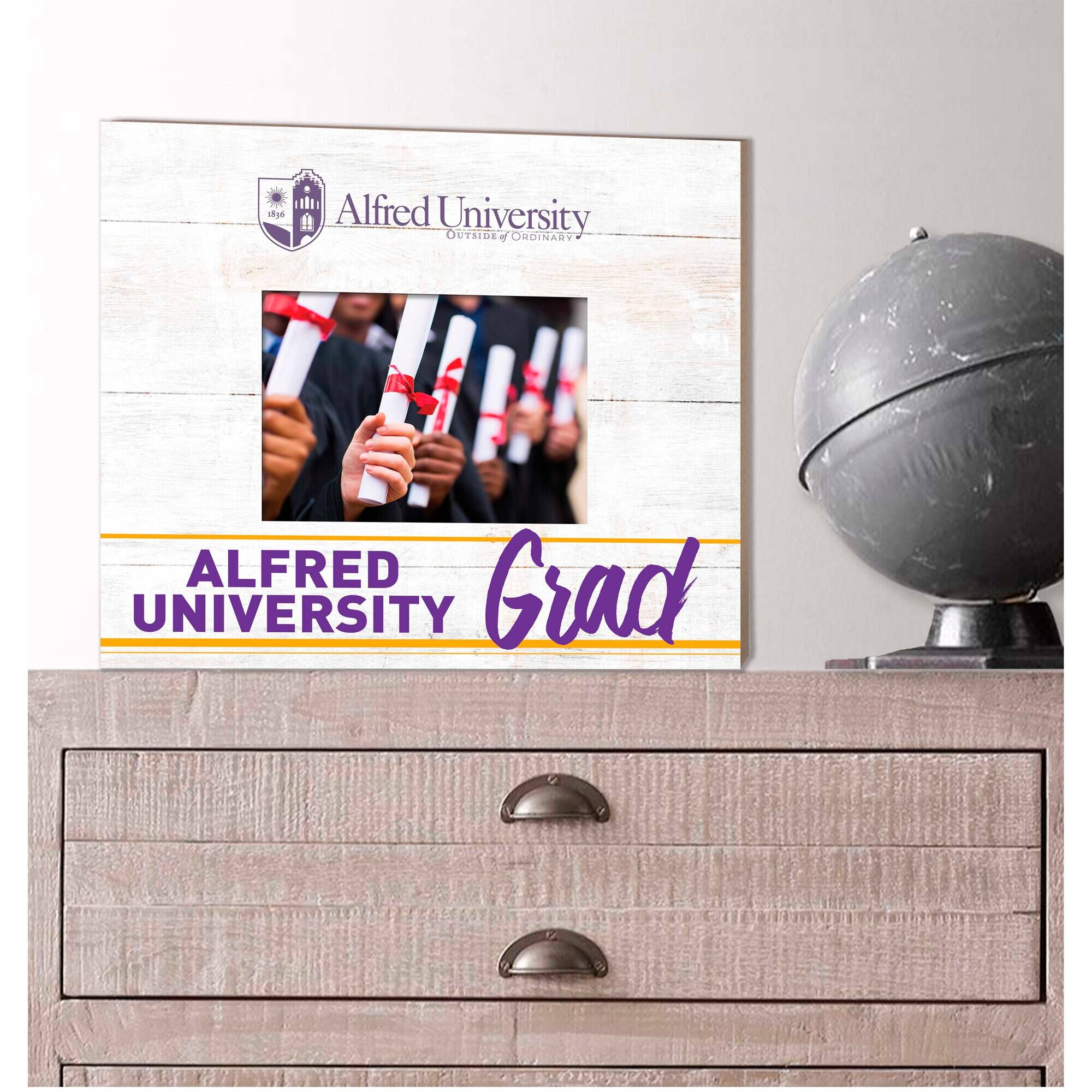 Alfred University  
OUTSIDE OF ORDINARY  
ALFRED UNIVERSITY Grad