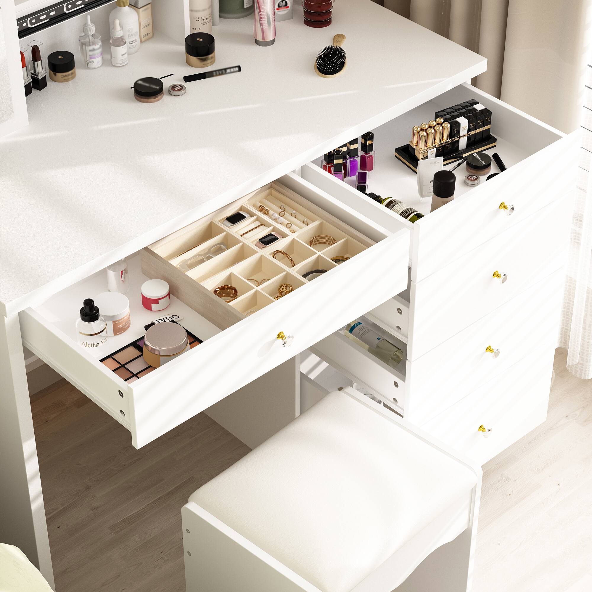 The text in the image is: "Alethia No"