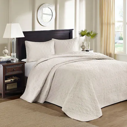 Front. Gracie Mills - Gracie Mills Sandy Reversible Bedspread Set with Classic Stitch Pattern - Cream.