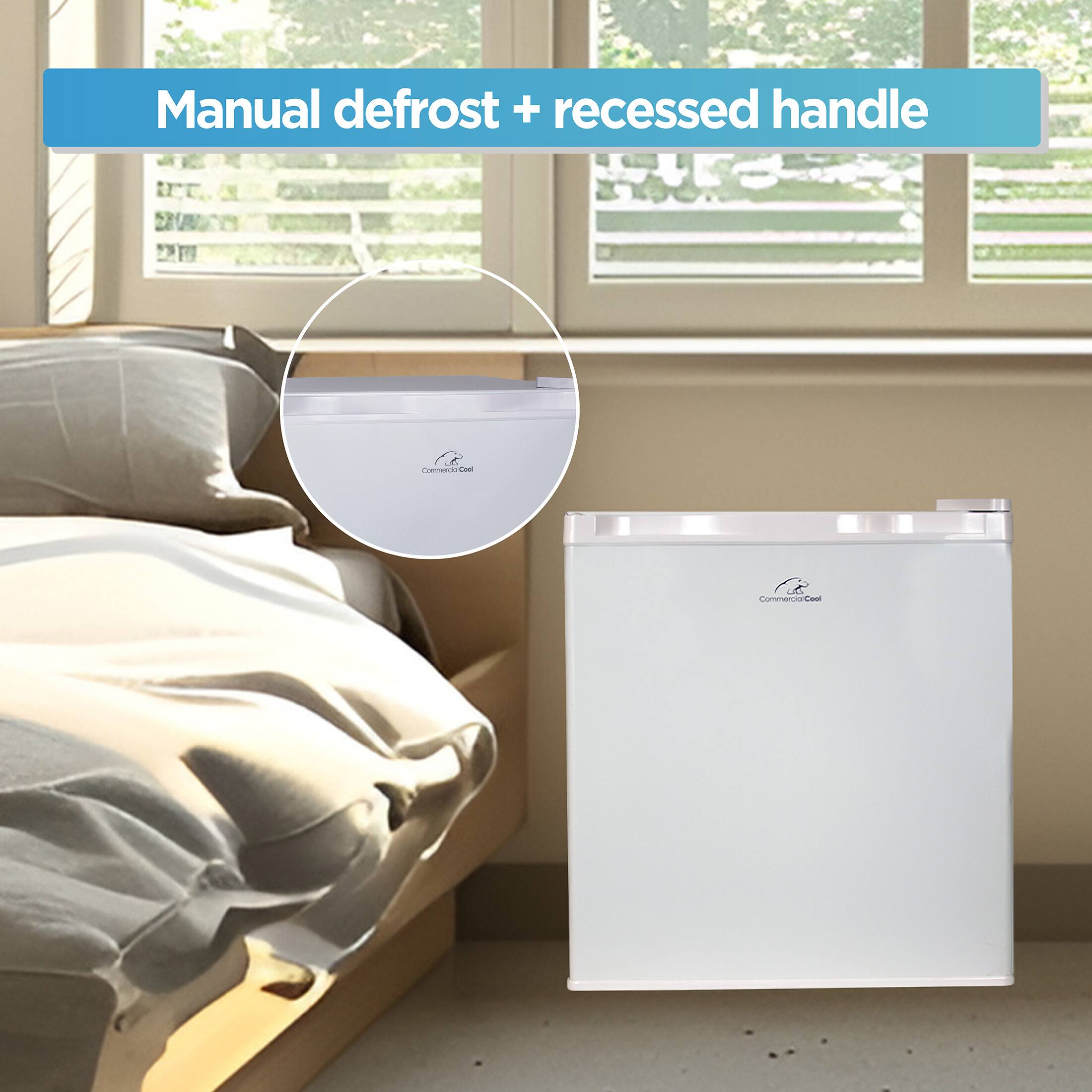 Manual defrost + recessed handle