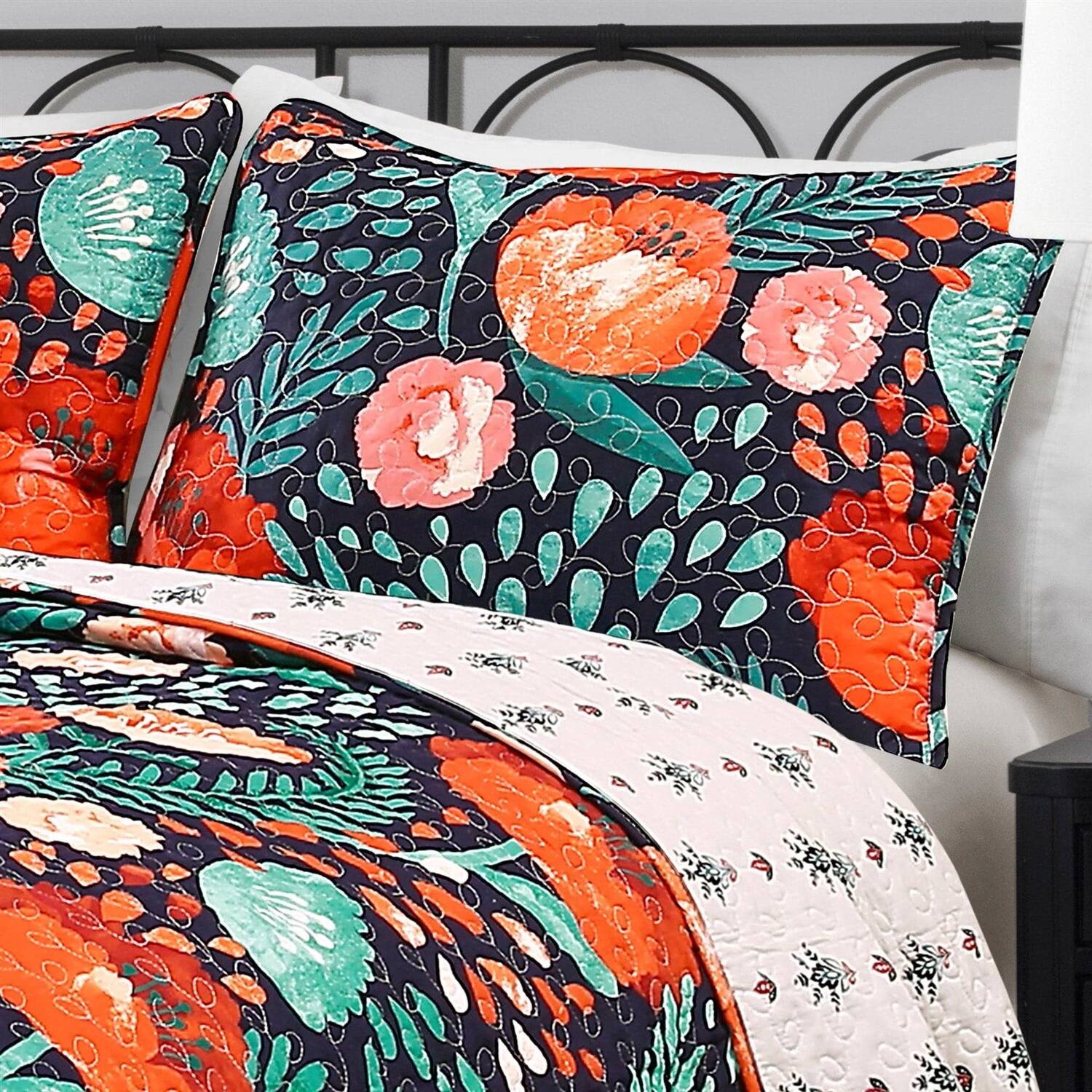 Left. Hivvago - King size Boho Floral Red Poppy Navy Teal Lightweight 3 Piece Cotton Quilt Set - Red Poppy Navy.