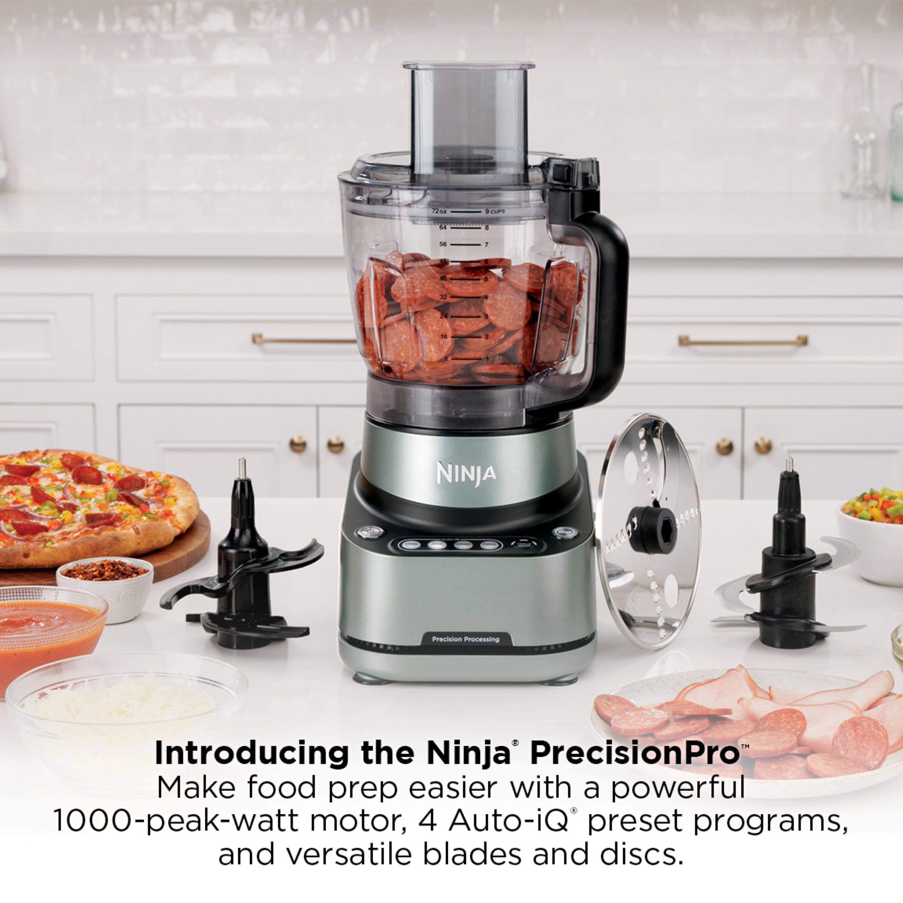2 UP E 1 - - 4 a M 4 A 1 NINJA 11558 Precision Pro

Introducing the Ninja PrecisionPro

Make food prep easier with a powerful 1000-peak-watt motor, 4 Auto-iQ preset programs, and versatile blades and discs.