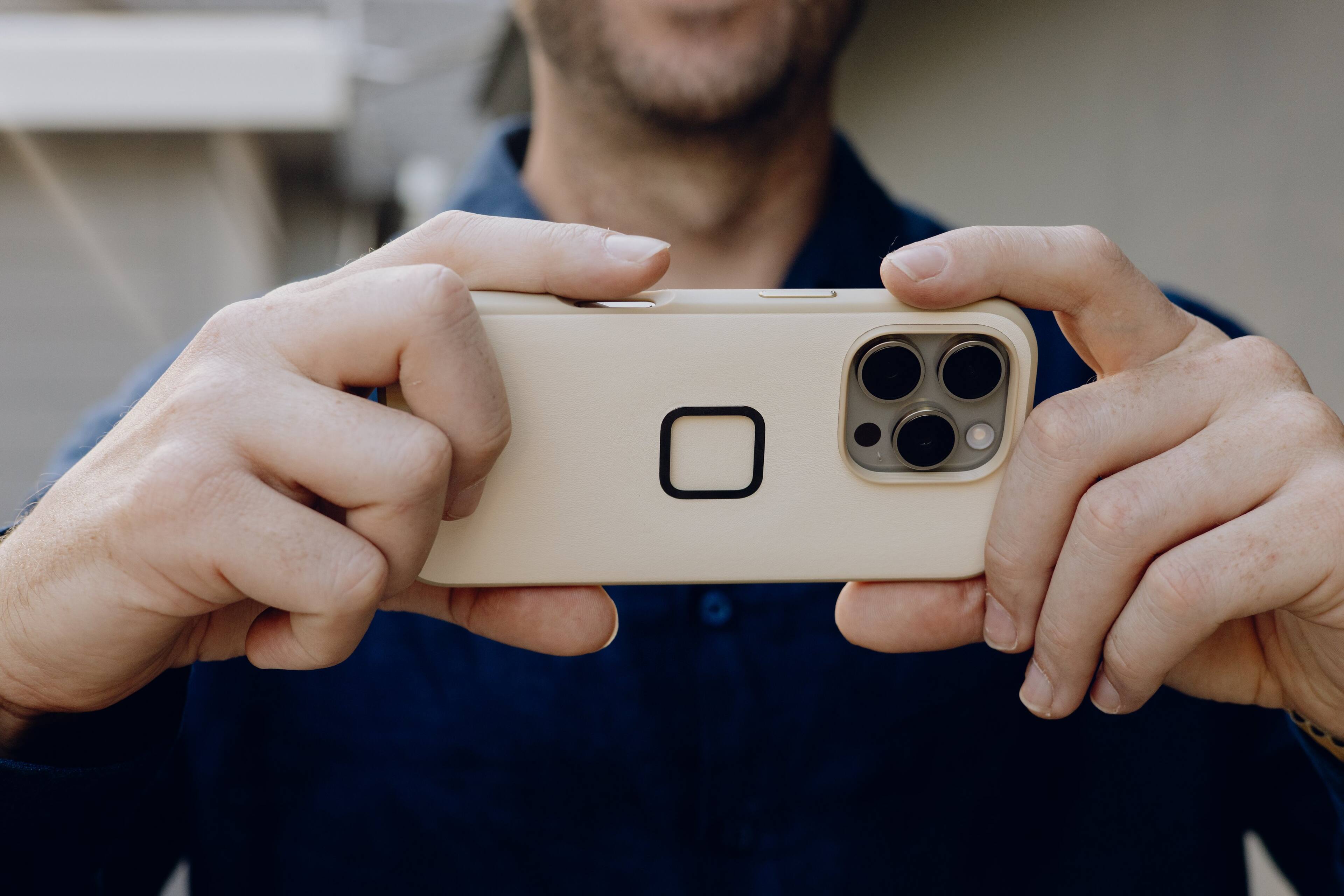 Alt View 2. Peak Design - Everyday Fabric Case for iPhone 16 Pro - Bone.