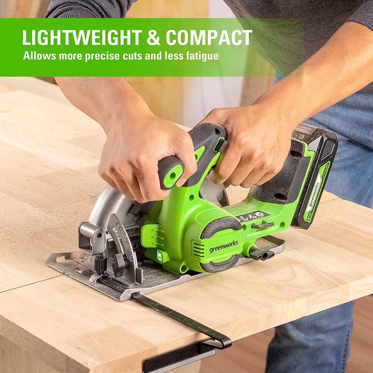 LIGHTWEIGHT & COMPACT  
Allows more precise cuts and less fatigue
