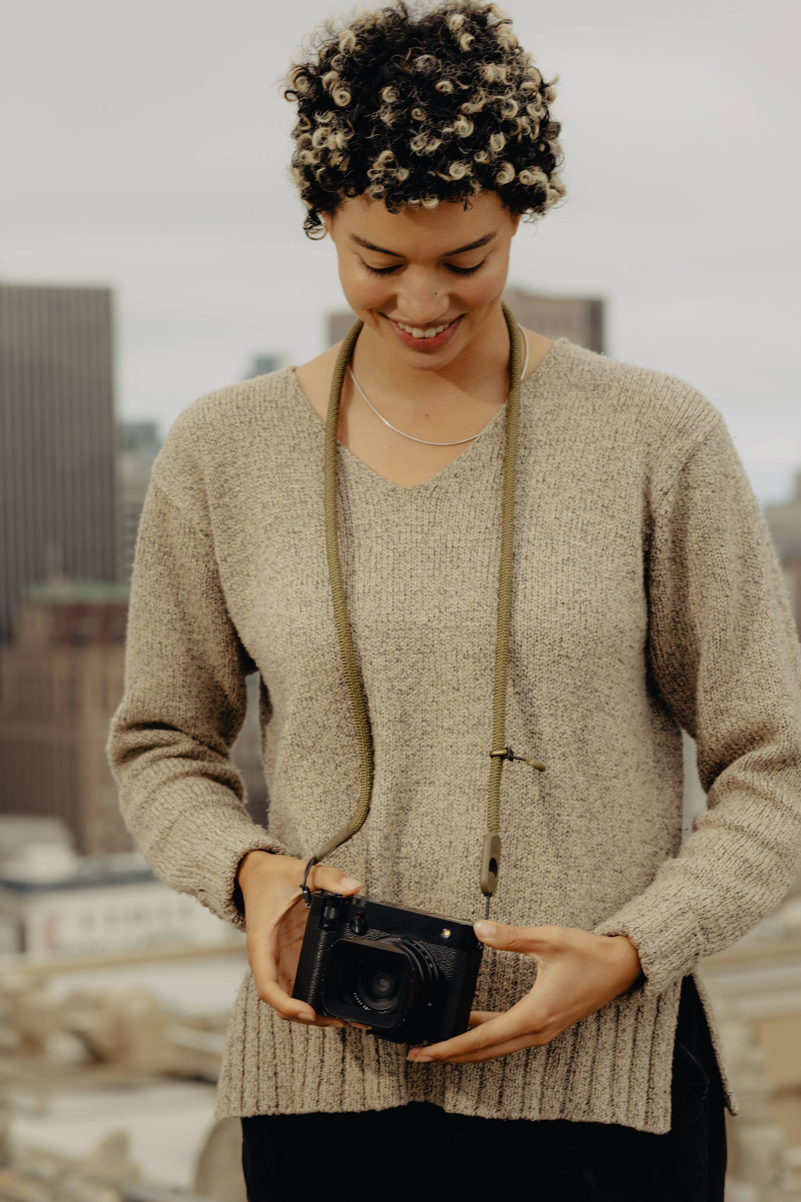 Left. Peak Design - Form Rope Camera Strap Standard Kelp - Kelp.