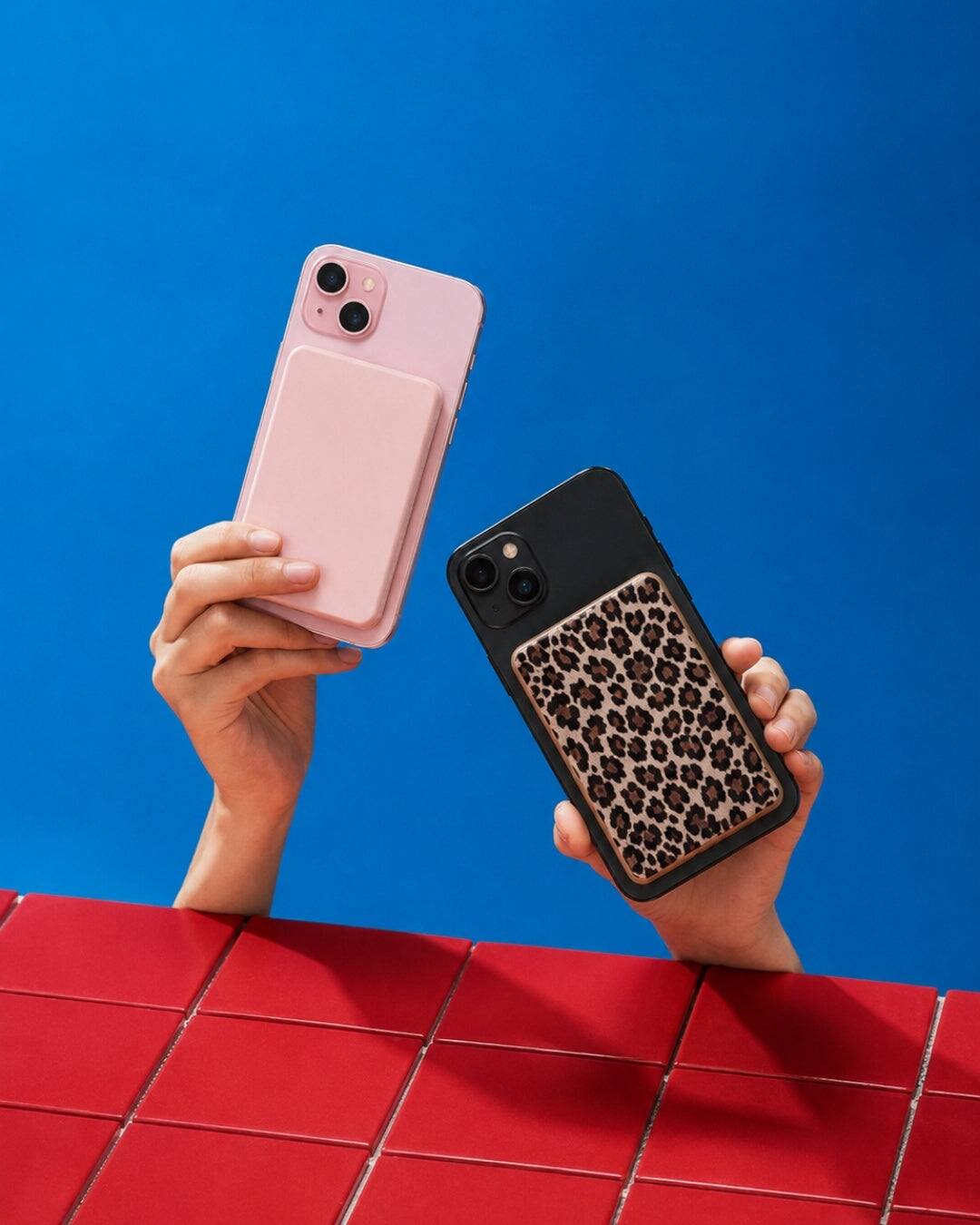 Left. Posh Tech - Slim Magnetic Power Bank - Cream.