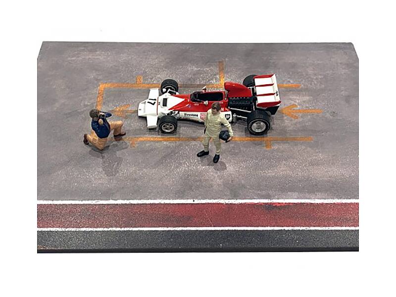 Angle. American Diorama - "Race Day" Two Diecast Figures Set 1 for 1/43 Scale Models by American Diorama - Multi.
