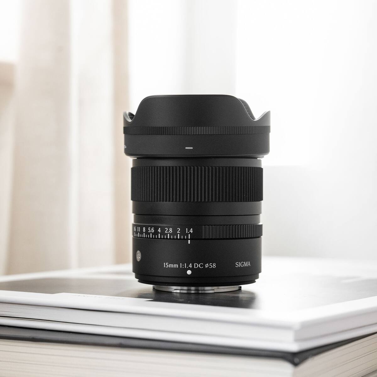6 II  
8 5.6  
4  
2.8  
2  
1.4  
15mm 1:1.4 DC 58  
SIGMA