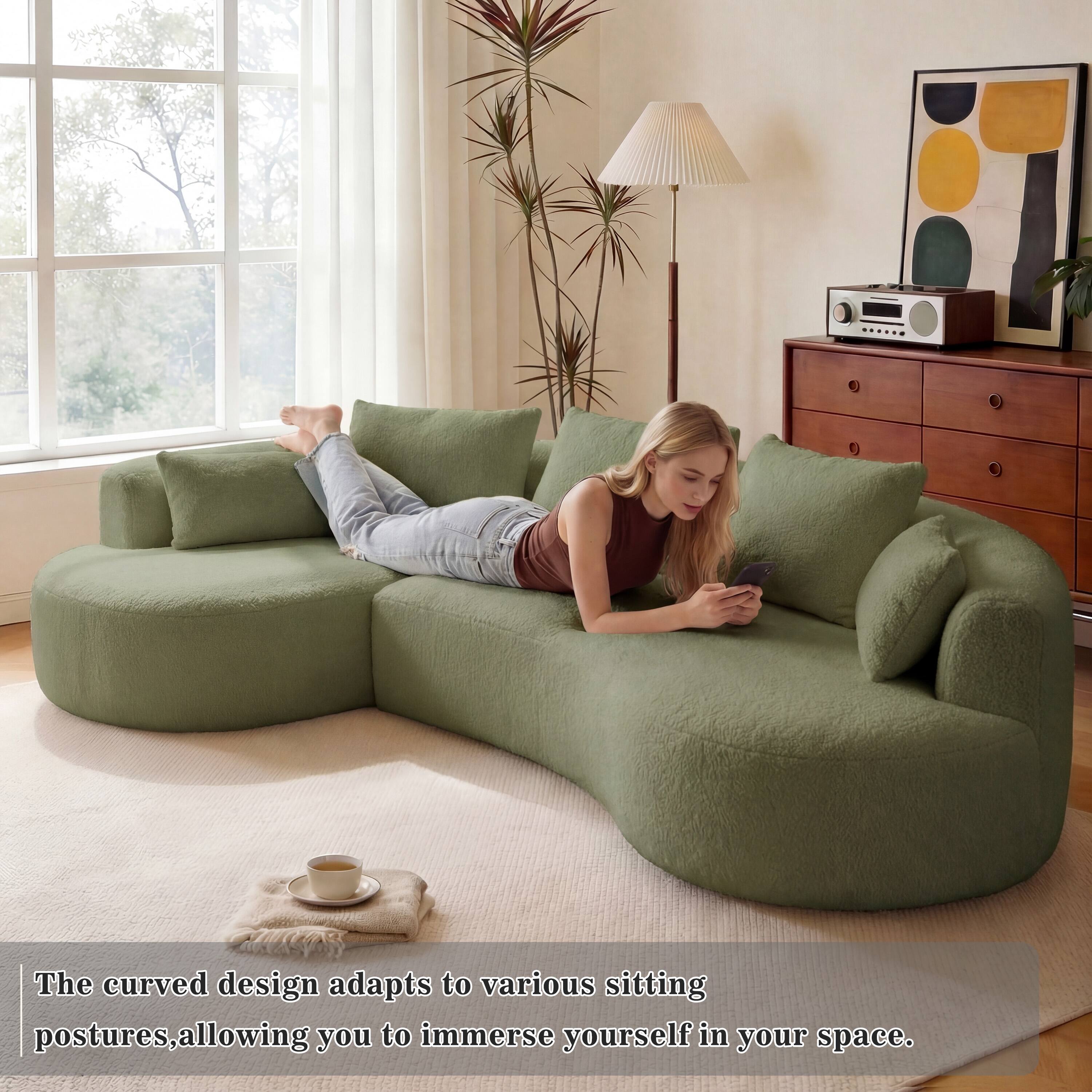 The curved design adapts to various sitting postures, allowing you to immerse yourself in your space.