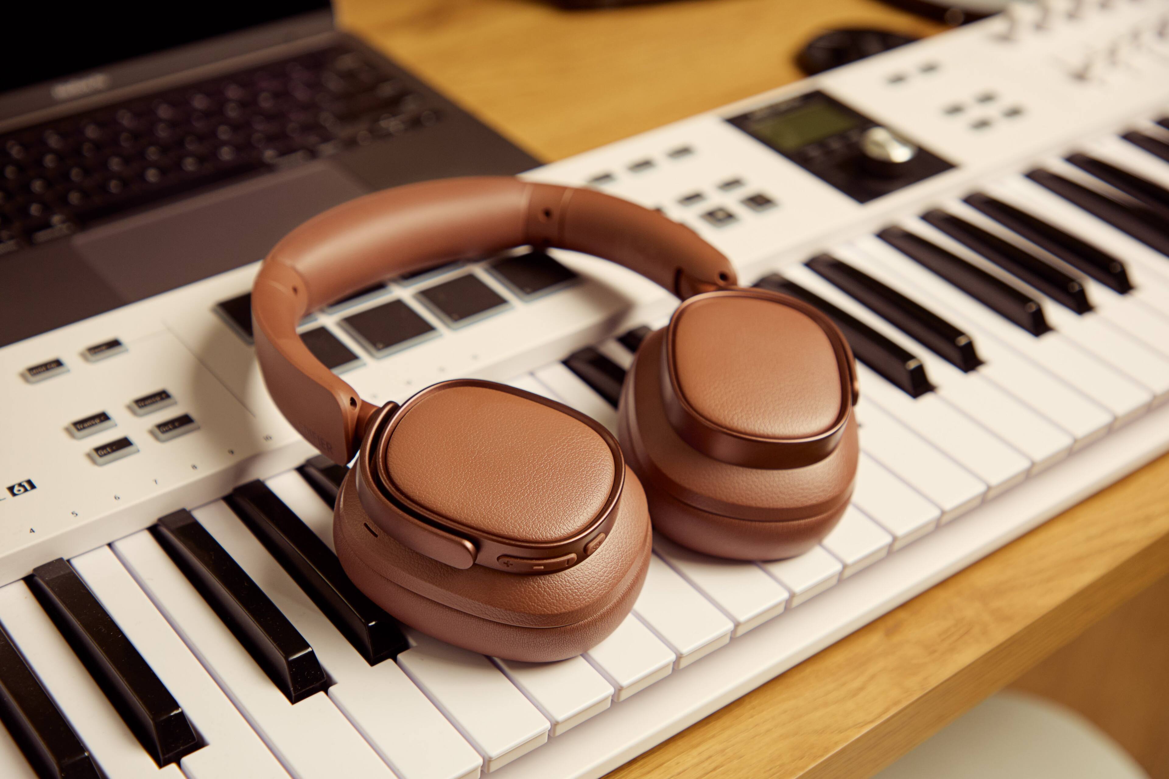 6 - Seame des 3 C D 1 9 - R 4