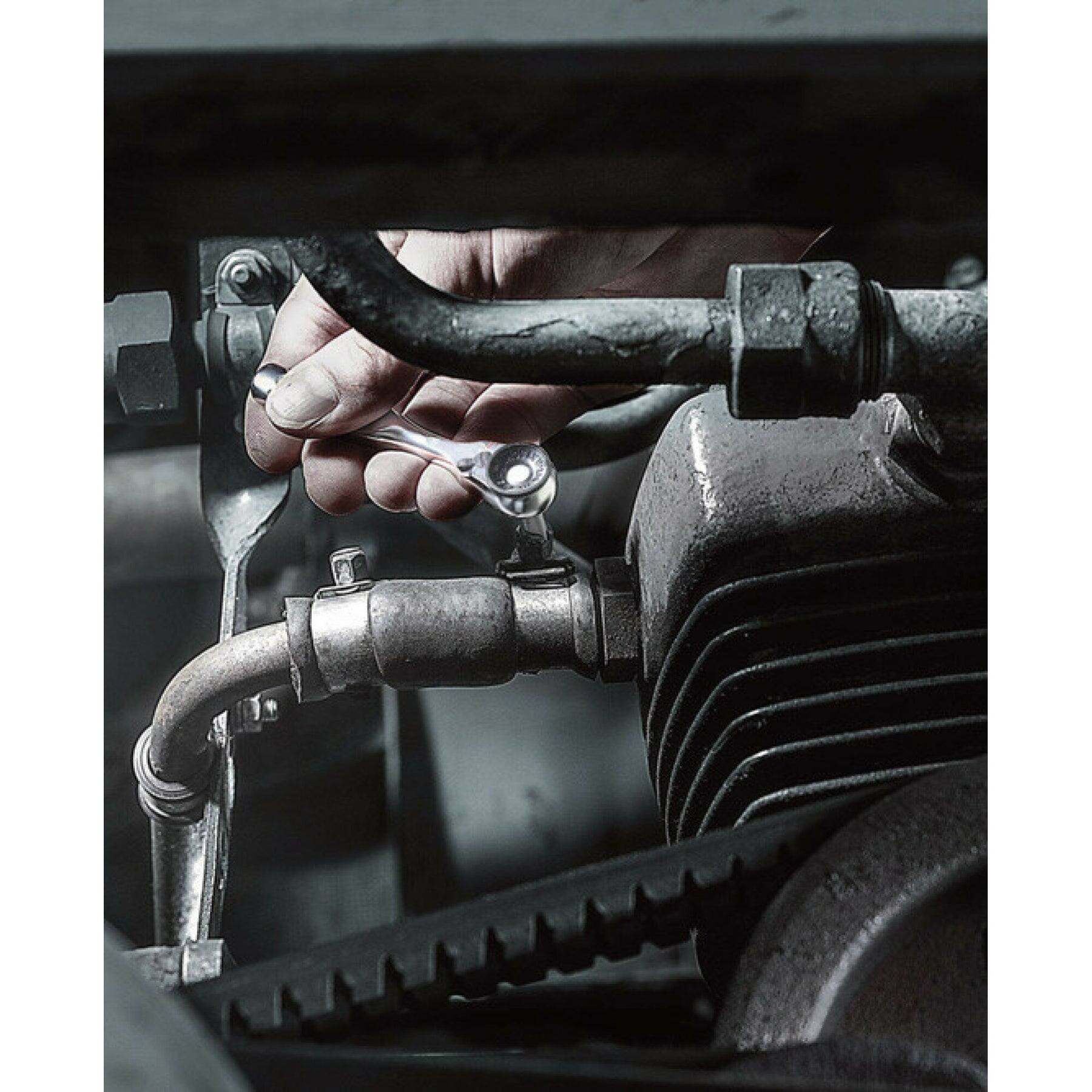 Angle. Wera - Wera 8001 A Zyklop Mini 1 Bit Ratchet ¼" SB with ¼" Drive, 2 Pieces - Silver.