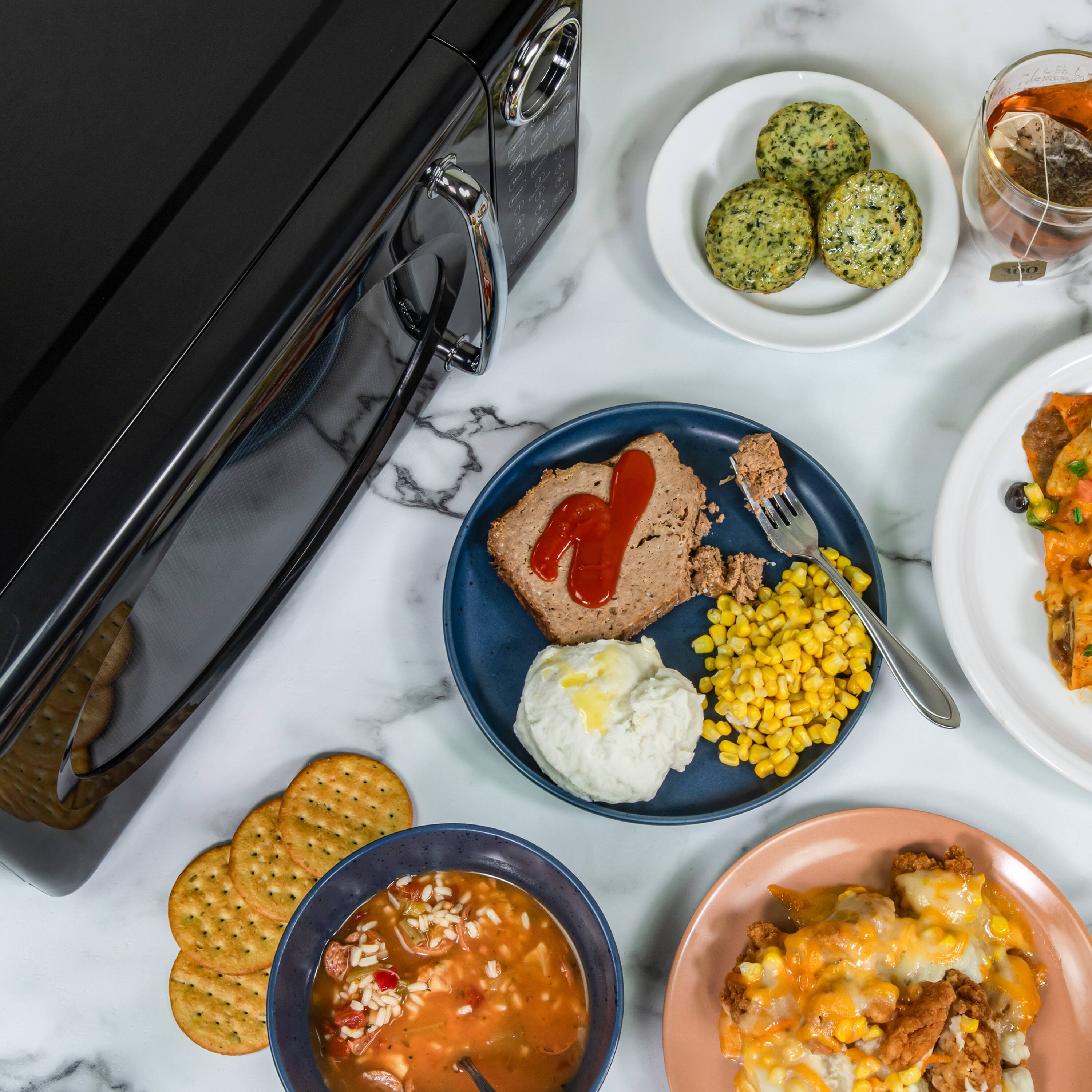 Alt View 6. Nostalgia - Retro 0.7 cu. ft. 700-Watt Countertop Microwave - Black.