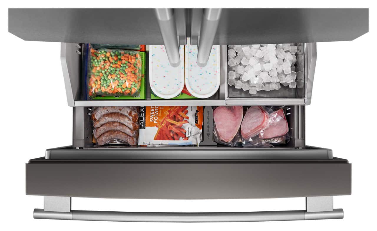 Sure, here is the corrected and grouped text:
- ALEX SWEET POTATO fries
- KIR TAT TRANS
- STORAGE
- PEEA STORASE
- PIZIA
- 0OOR
- Hedl a
The image shows a storage unit with various items, including frozen vegetables, ice cubes, sausages, and packaged food.