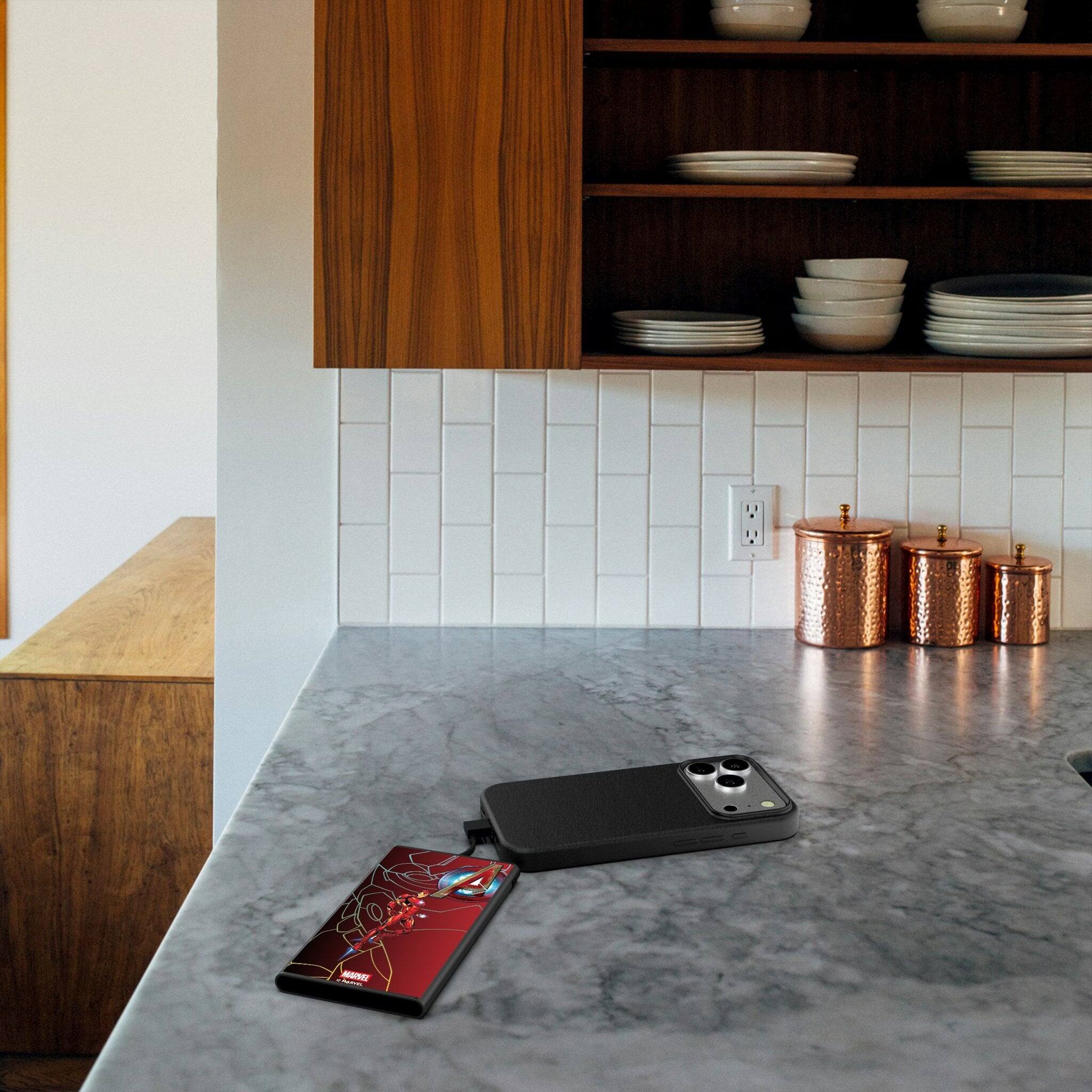 Back. Keyscaper - Marvel MechLine 5000mAh Flat Powerbank - Iron Man.