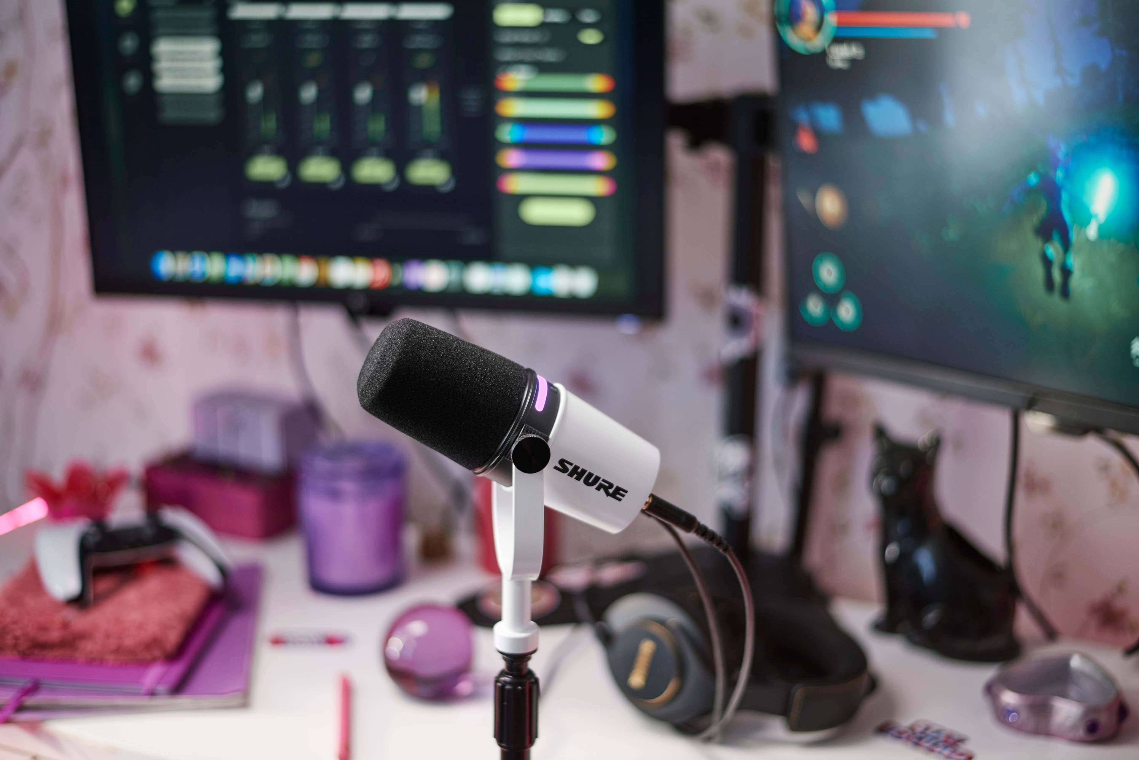 Alt View 5. Shure - MV7+ USB-C/XLR Dynamic Podcast Microphone - White.