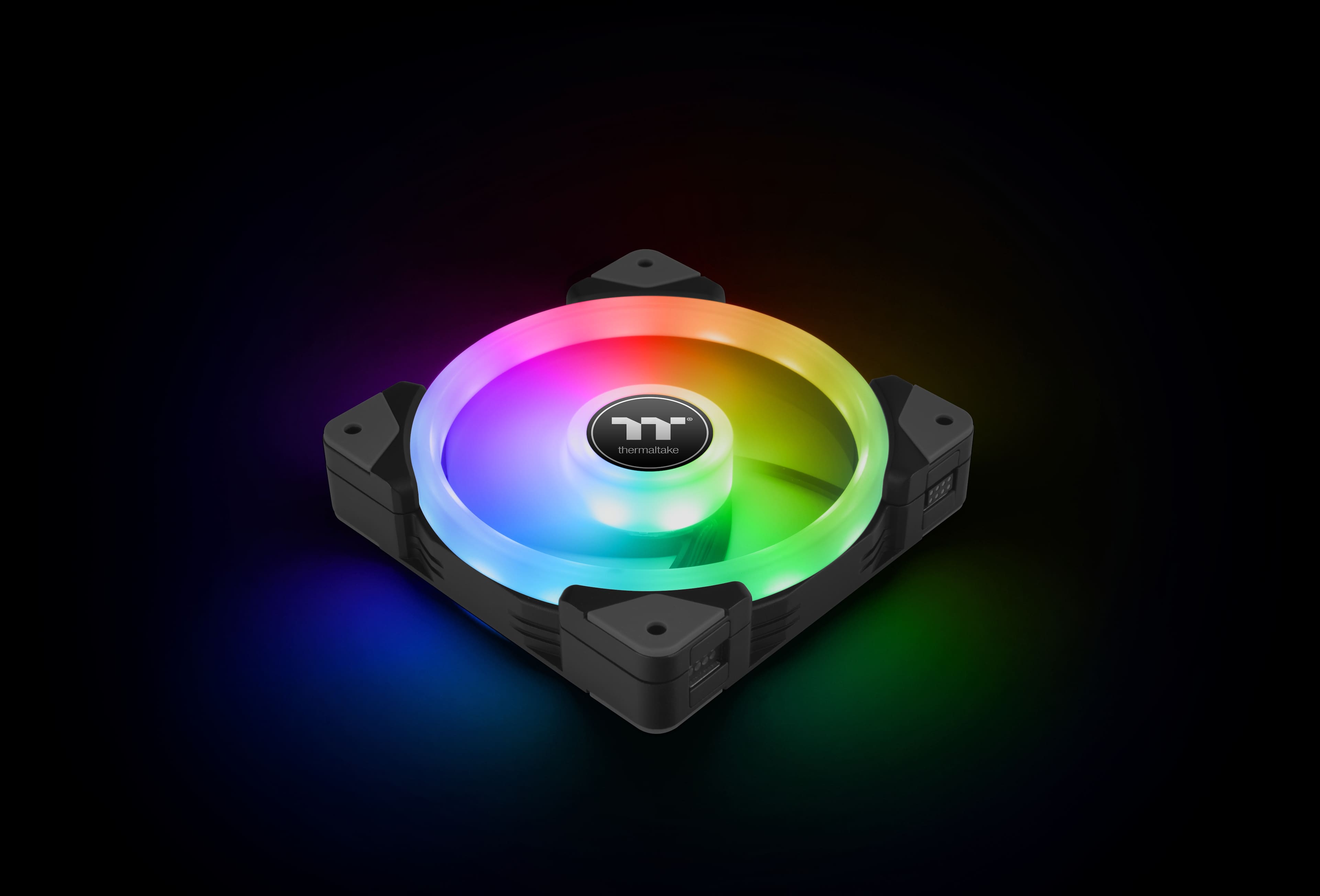 The text on the image reads "TT thermaltake 572A."