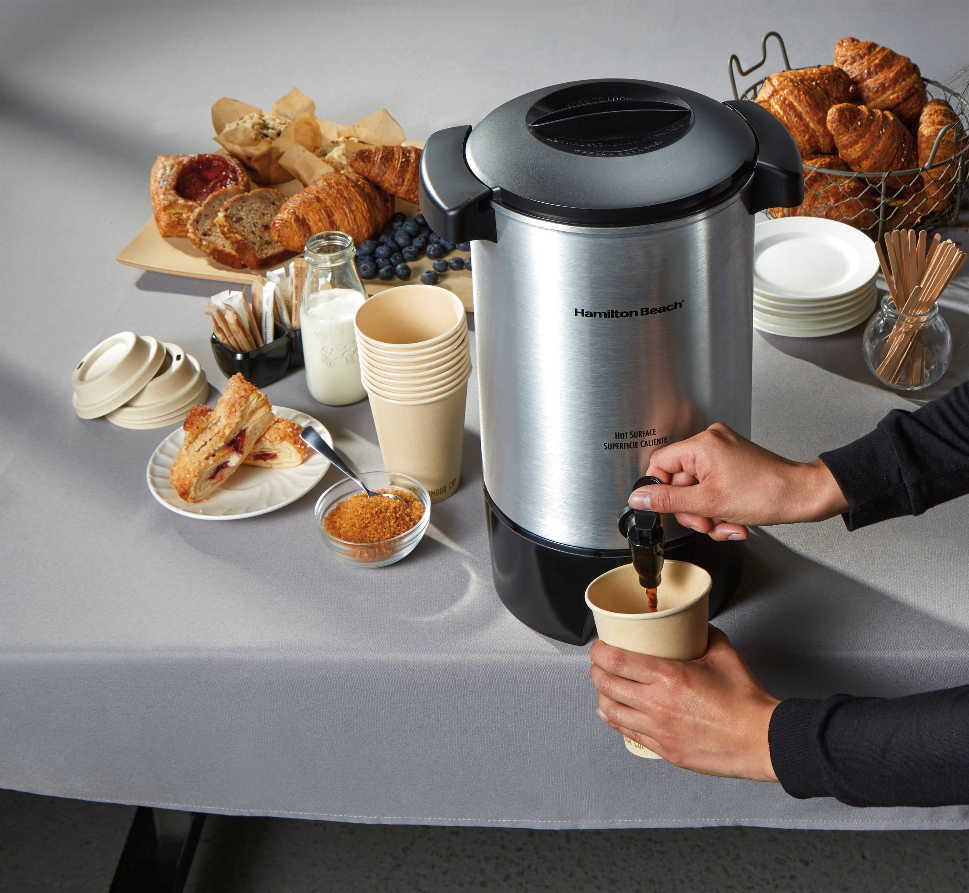 Hamilton Beach
1.2 L SURFACE
SUPERFICIE CALIENTE