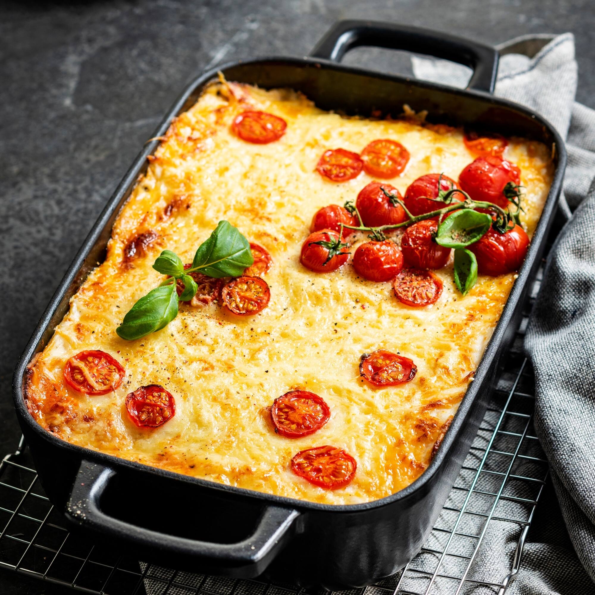 Left. Alva - Alva Nori Enameled Cast Iron Roasting Pan 12x8" - Oven Safe and Toxin-Free Cookware - Black.