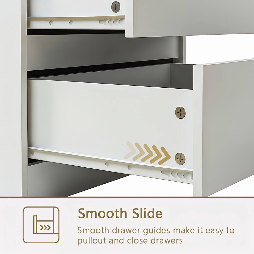 Smooth Slide  
Smooth drawer guides make it easy to pullout and close drawers.
