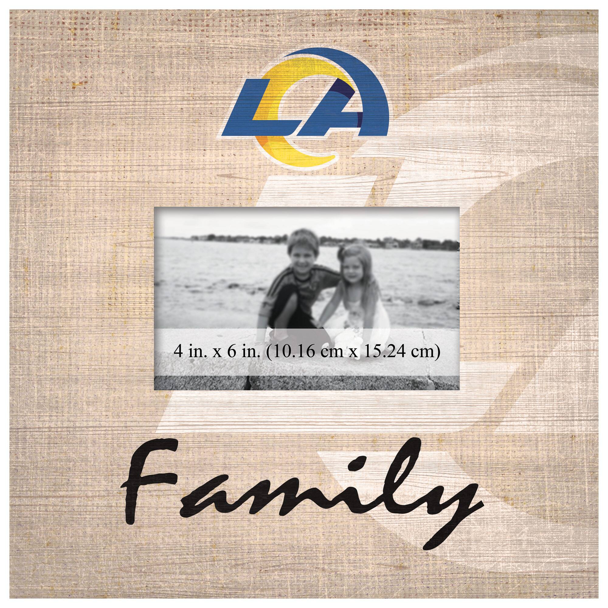 LA

4 in. x 6 in. (10.16 cm x 15.24 cm)

Family