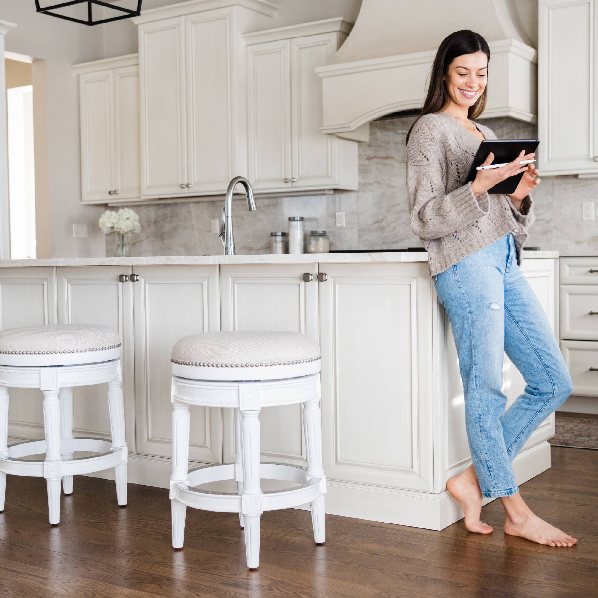 Alt View 4. Maven Lane - 26"Pullman Backless Counter Stool In Alabaster White Finish With Fabric Upholstery - Alabaster White.