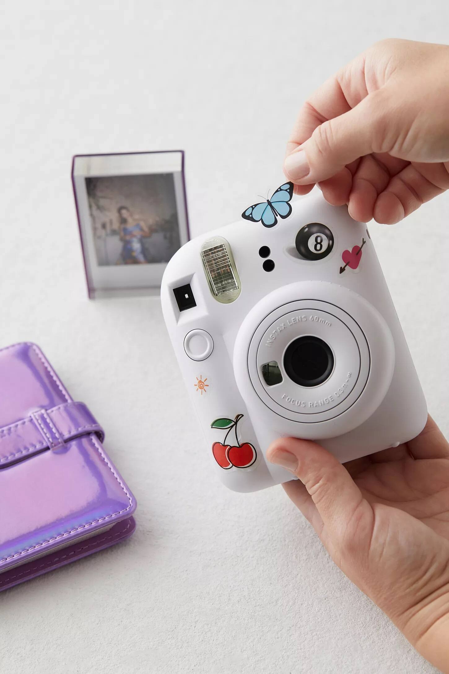 8 LEIS 60mm INSTAX 815g  
FOCUS RANGE 0.6m - ∞