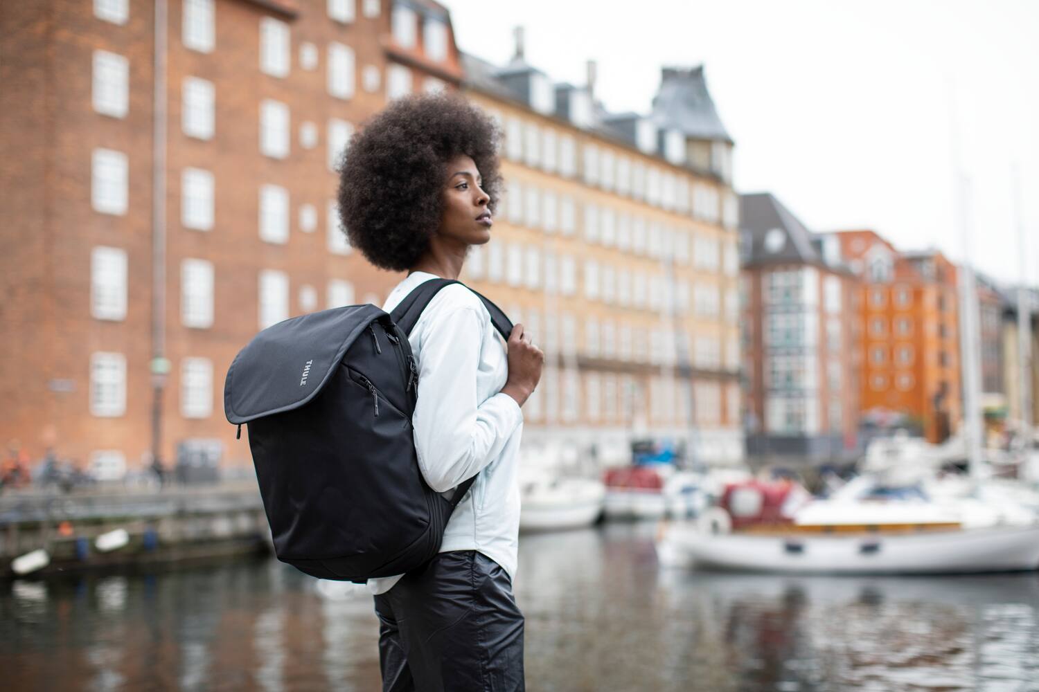 Alt View 7. Thule - Subterra 2 Travel Backpack 26L - Vetiver Gray.