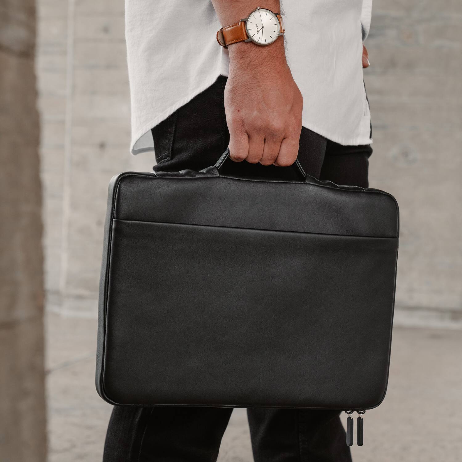 Back. SANDMARC - Leather Edition - MacBook Pro/Air Case (Bag) 16" & 15" - Black.