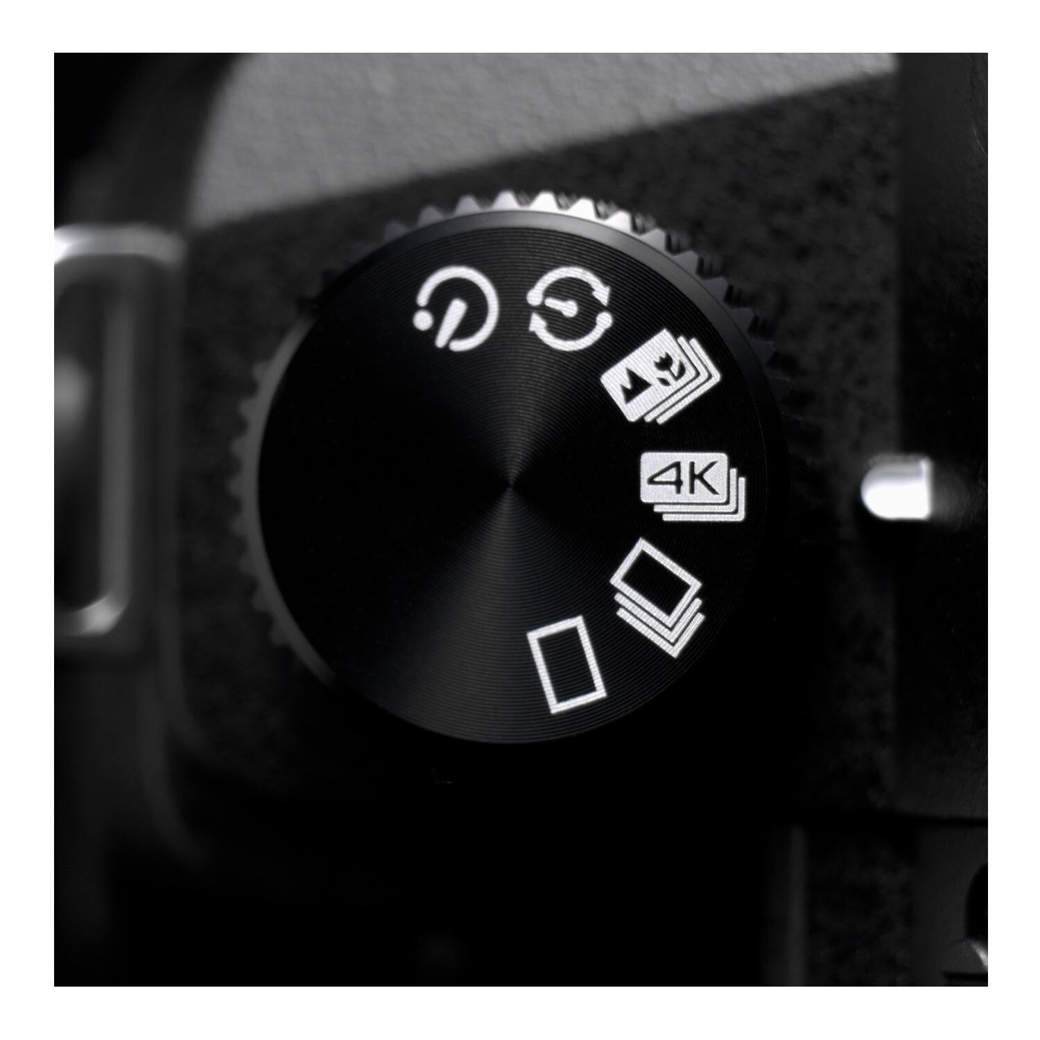 Back. Panasonic - Panasonic LUMIX FZ1000 II 16x 25-400mm LEICA DC Lens Digital Camera (Black).