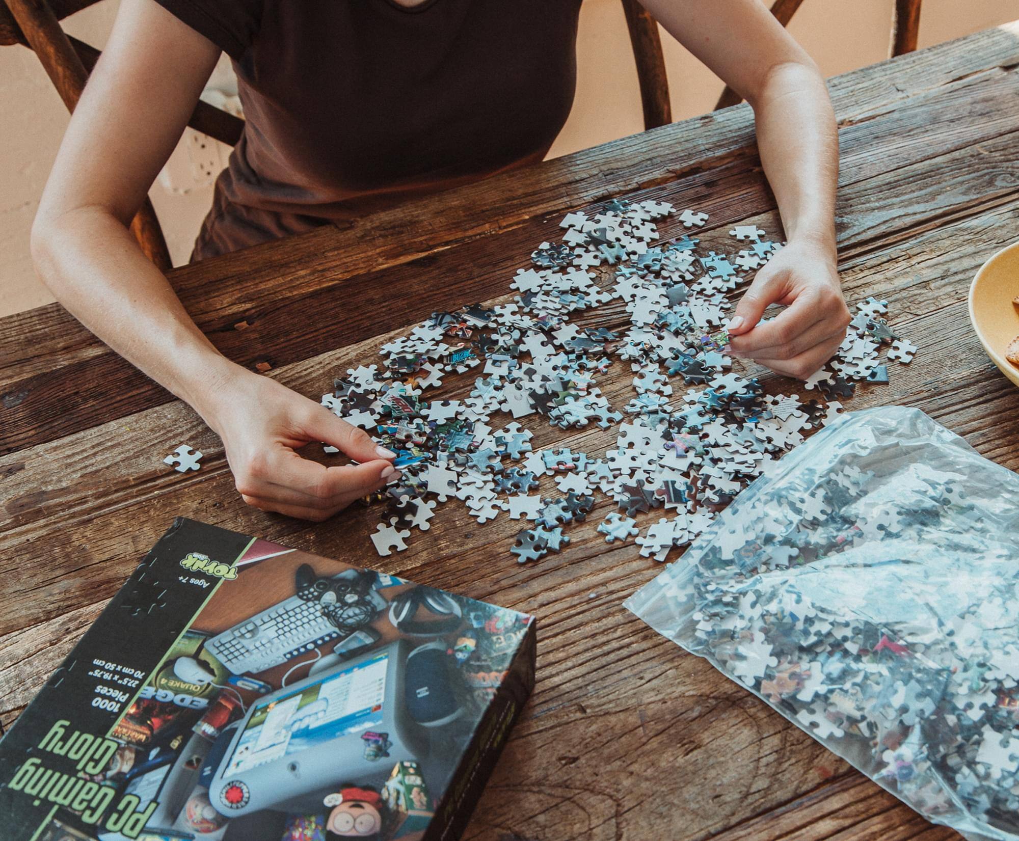 A TOYAK soby - os 00 . 00 m . W .fR oz Pleces aNTIO 1000 F003 Glory Caming PC CE

The text appears to be a mix of random characters and possibly some recognizable words. Here is a corrected and grouped version:

- A TOYAK soby
- os 00 . 00 m
- W .fR oz
- Pleces aNTIO 1000
- F003
- Glory Caming PC CE

The text seems to be a combination of different elements, possibly from a product label or packaging.