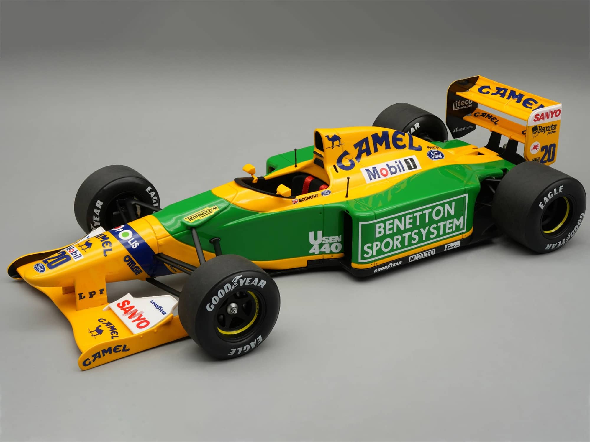 "Benetton B192 #20 Perry McCarthy Test Car F1 ""British GP"" (1992) ""Mythos Series"" & Display Case 1/18 Model by Tecnomodel" price history on PriceWatchPro