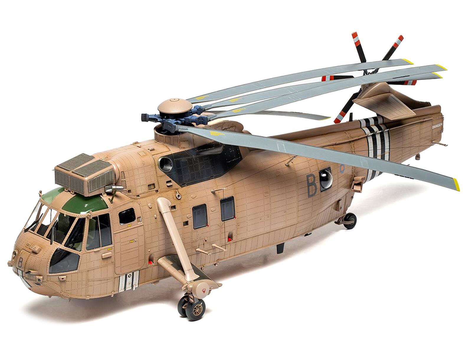 Back. Airfix - Level 4 Model Kit Westland Sea King HC.4 Helicopter with 4 Scheme Options 1/48 Plastic Model Kit by Airfix - Multi.